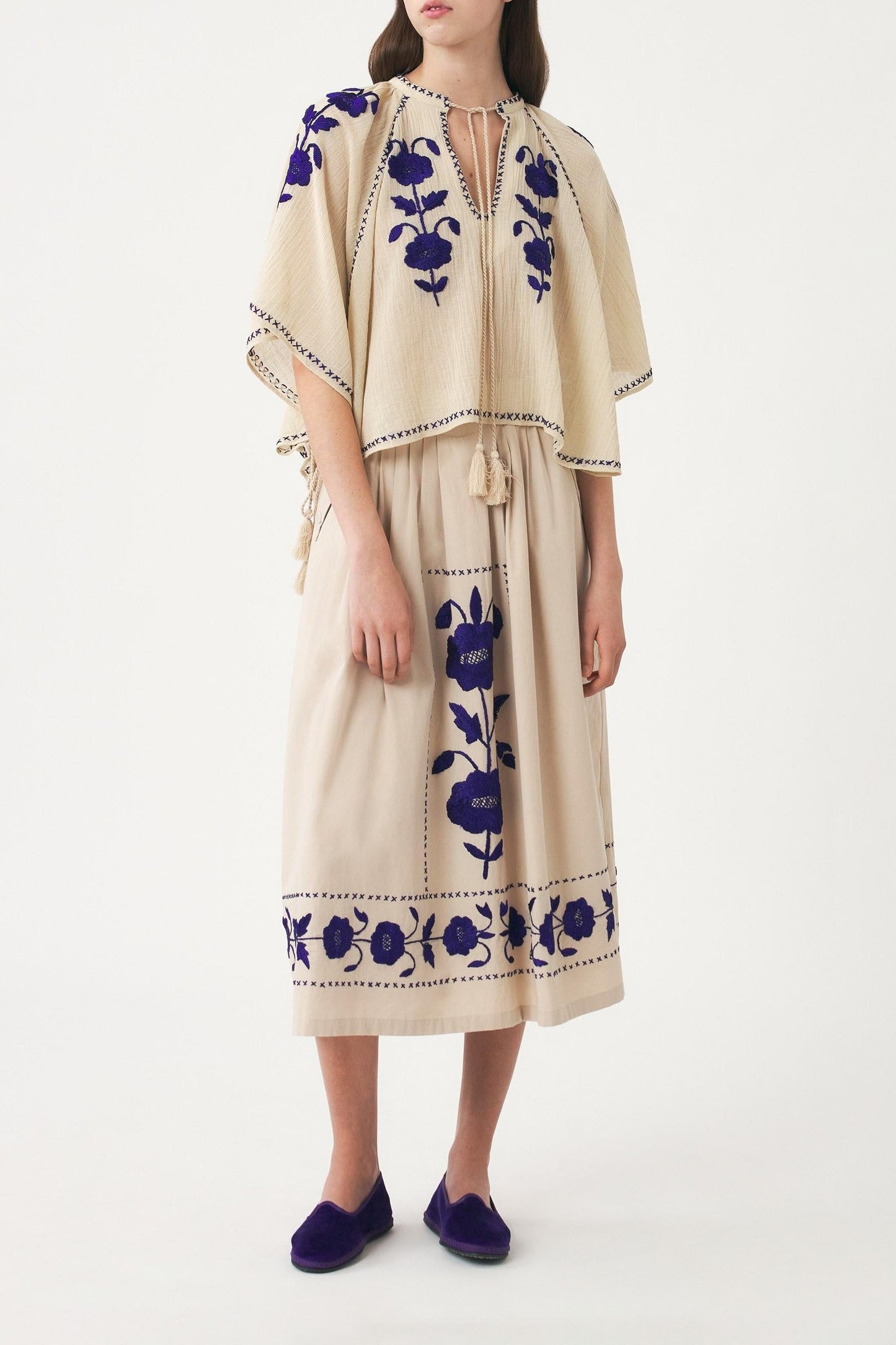 Mini kaftan hand-embroidered with silk Ila