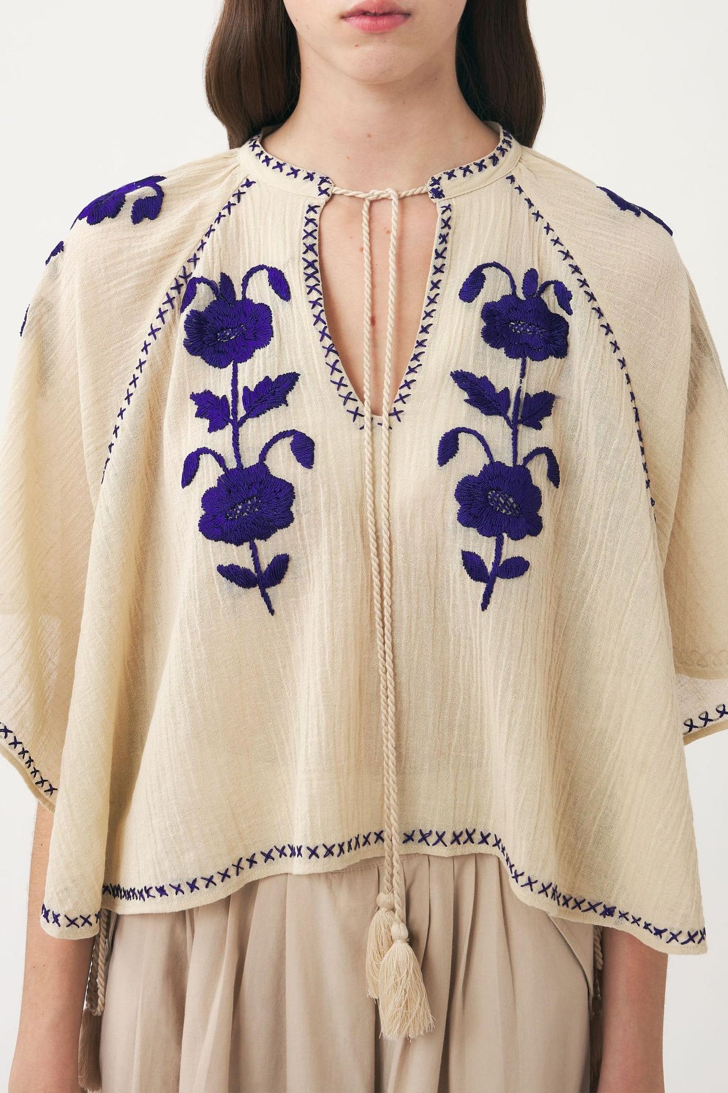 Mini kaftan hand-embroidered with silk Ila