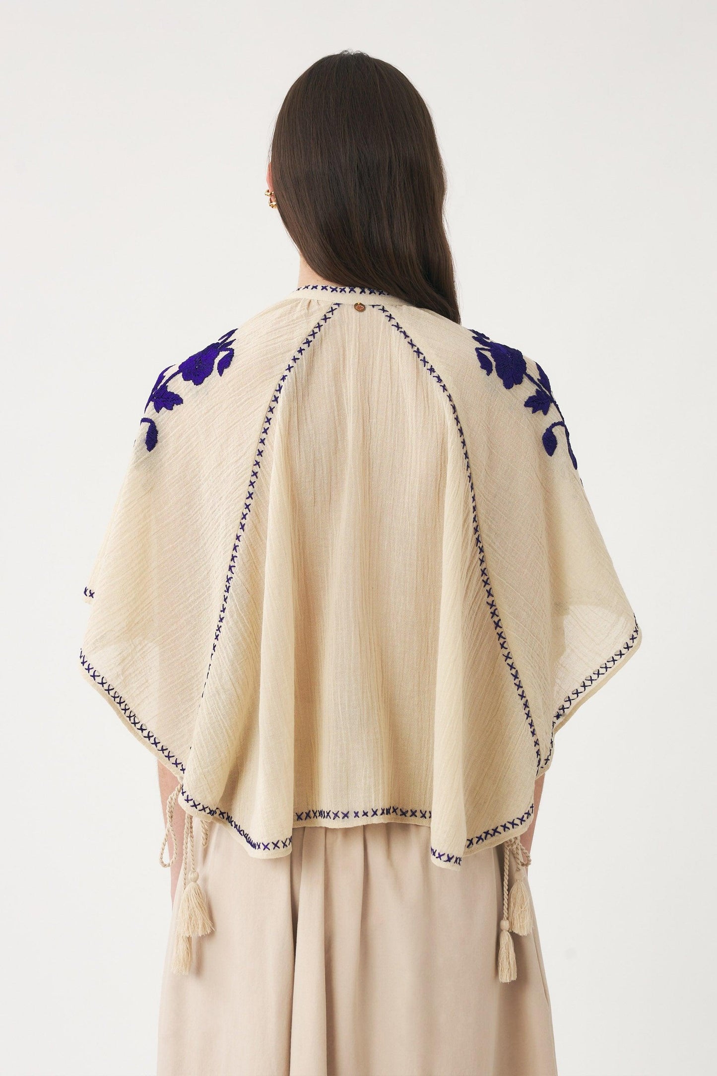 Mini kaftan hand-embroidered with silk Ila
