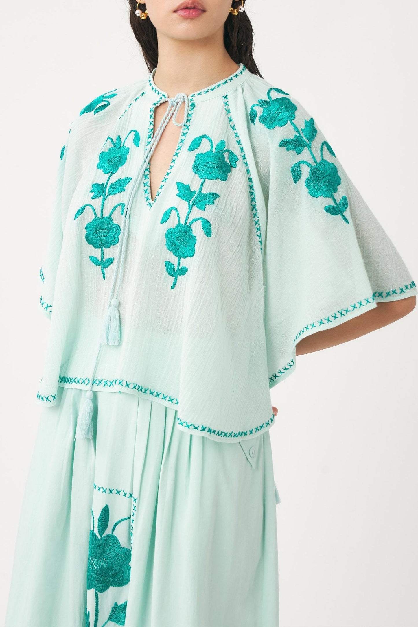 Mini kaftan hand-embroidered with silk Ila