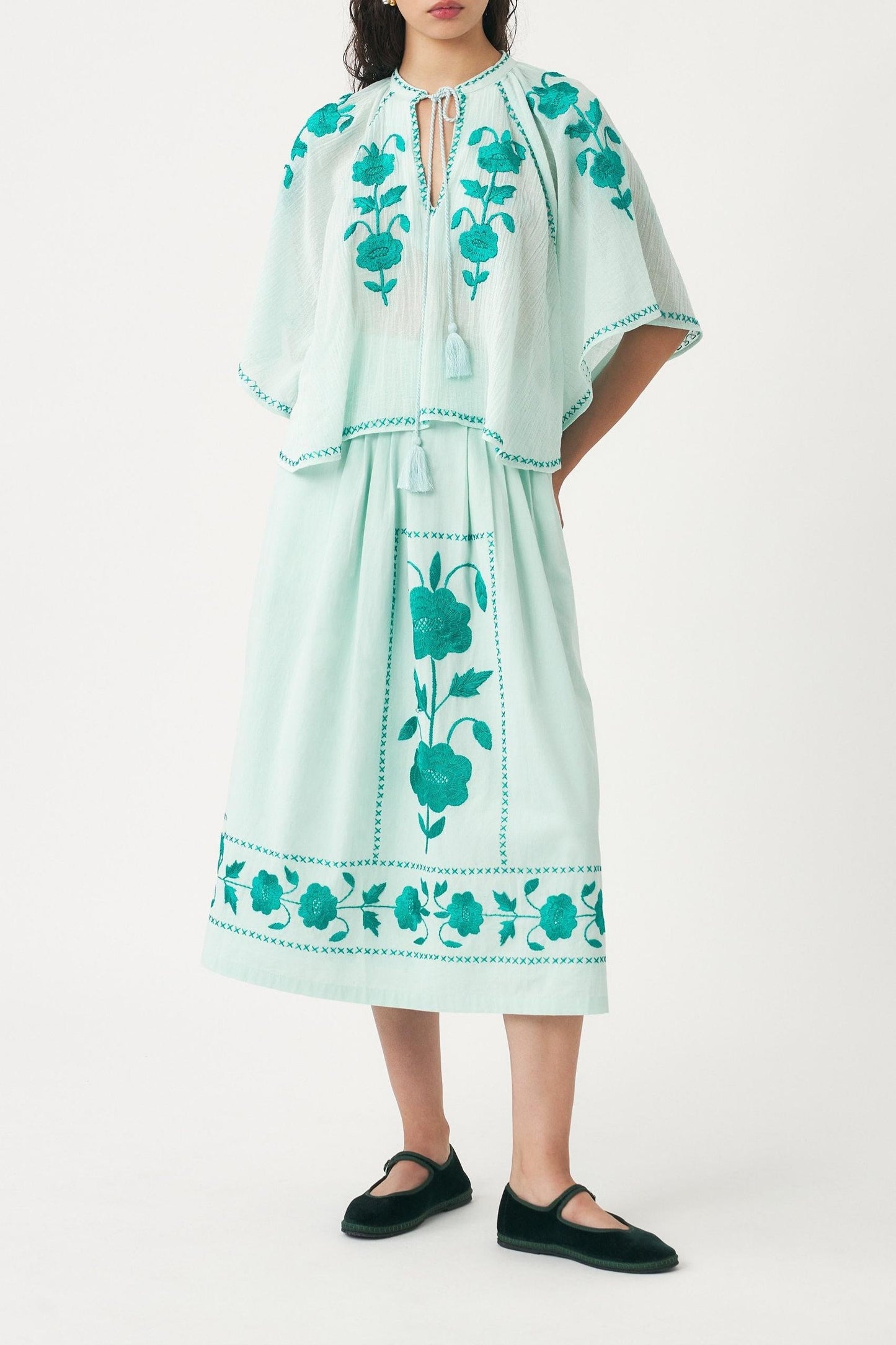 Mini kaftan hand-embroidered with silk Ila