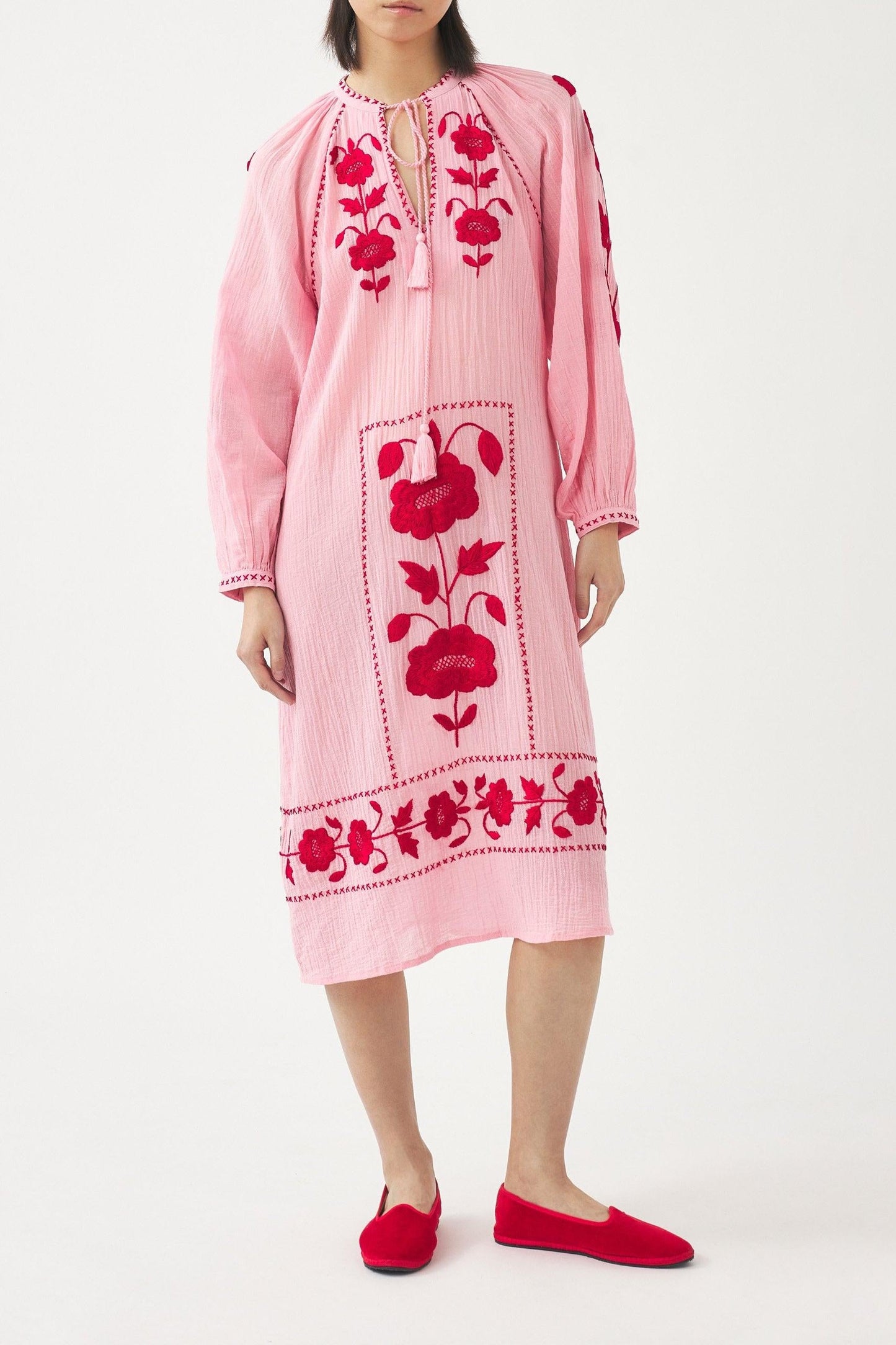 Dress with hand-embroidered silk details Ila
