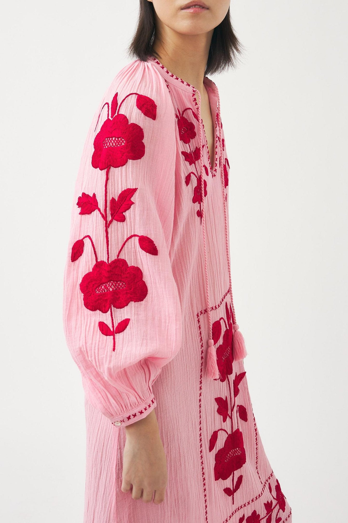 Dress with hand-embroidered silk details Ila