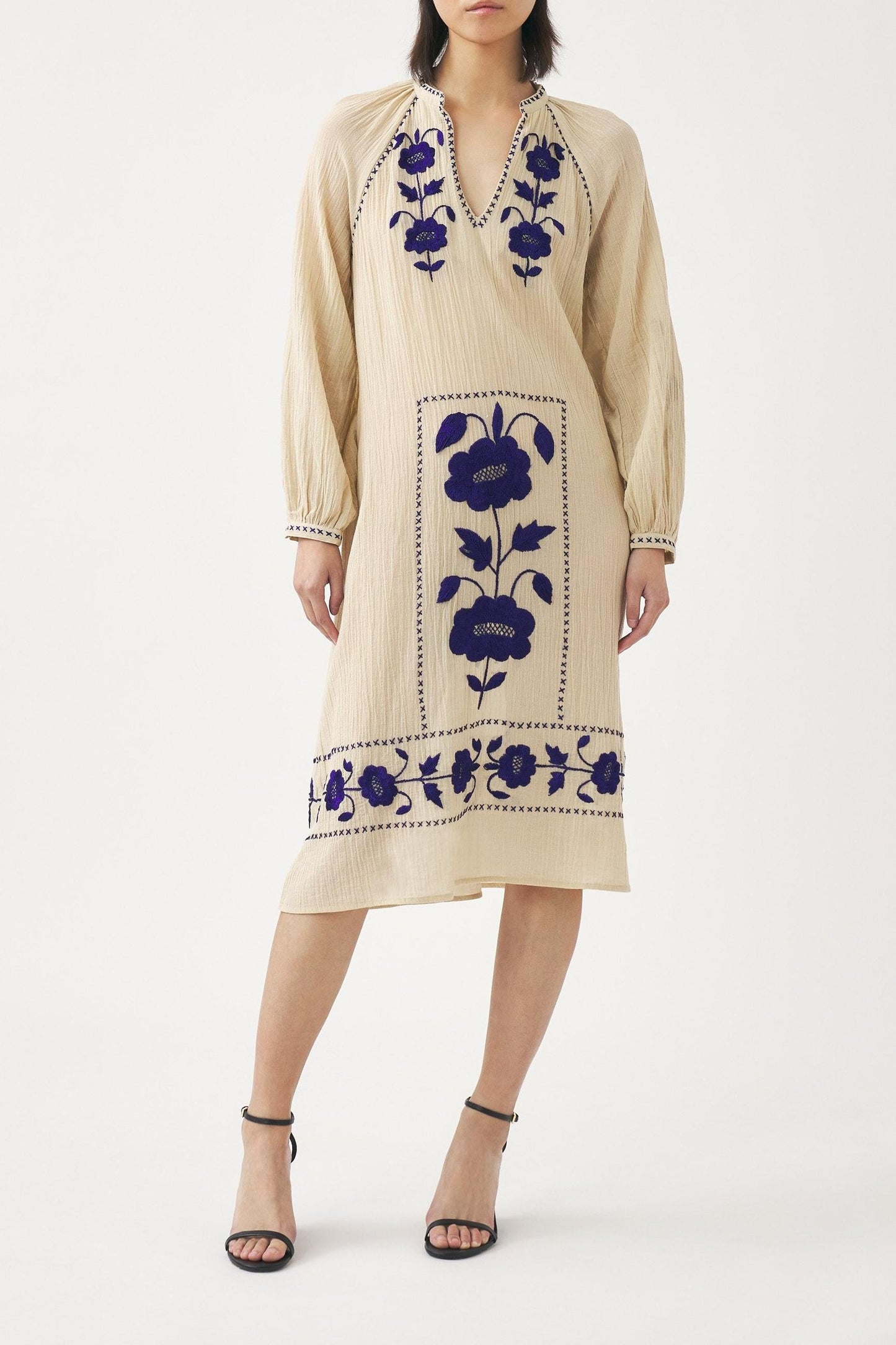 Dress with hand-embroidered silk details Ila