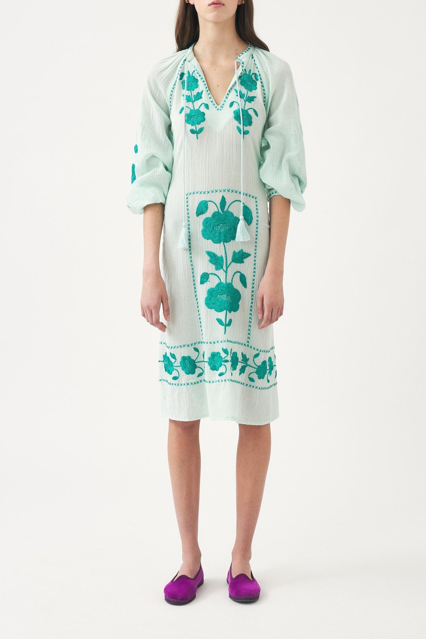 Dress with hand-embroidered silk details Ila