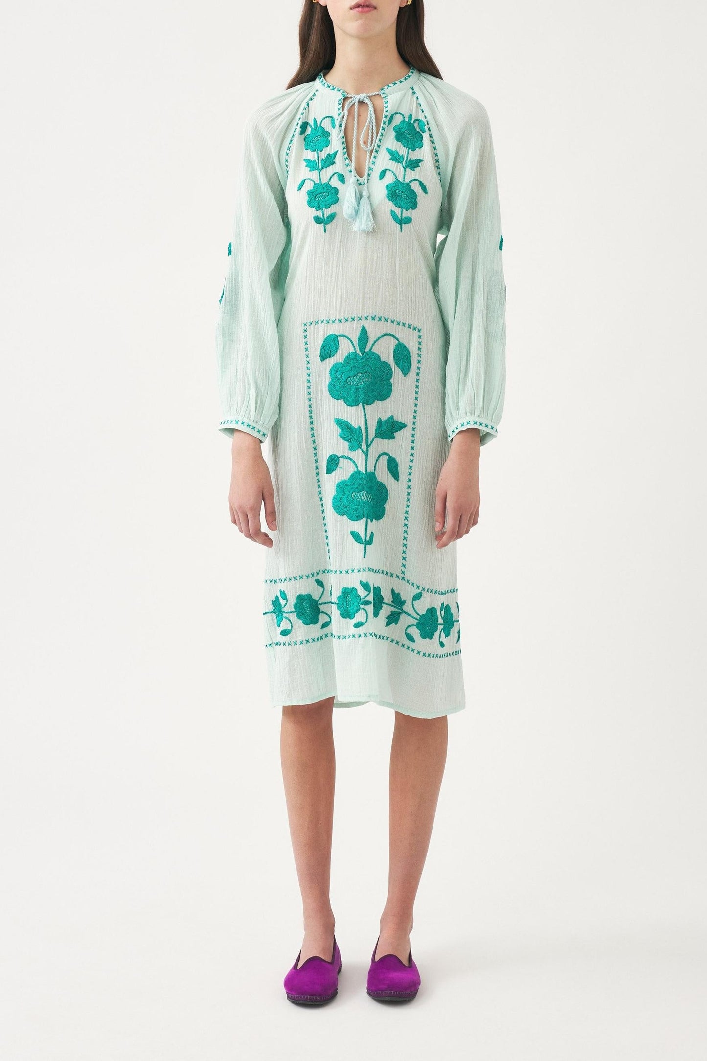 Dress with hand-embroidered silk details Ila