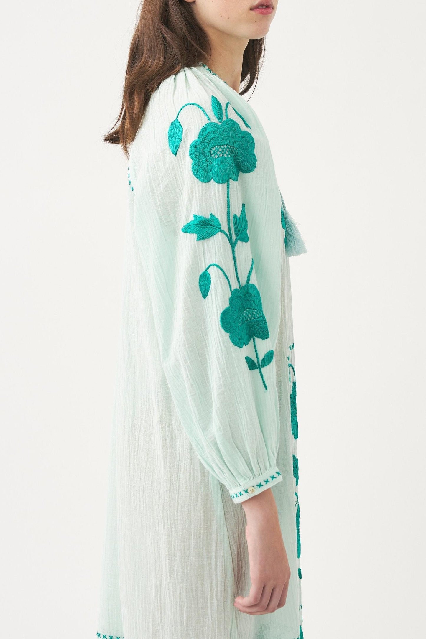 Dress with hand-embroidered silk details Ila