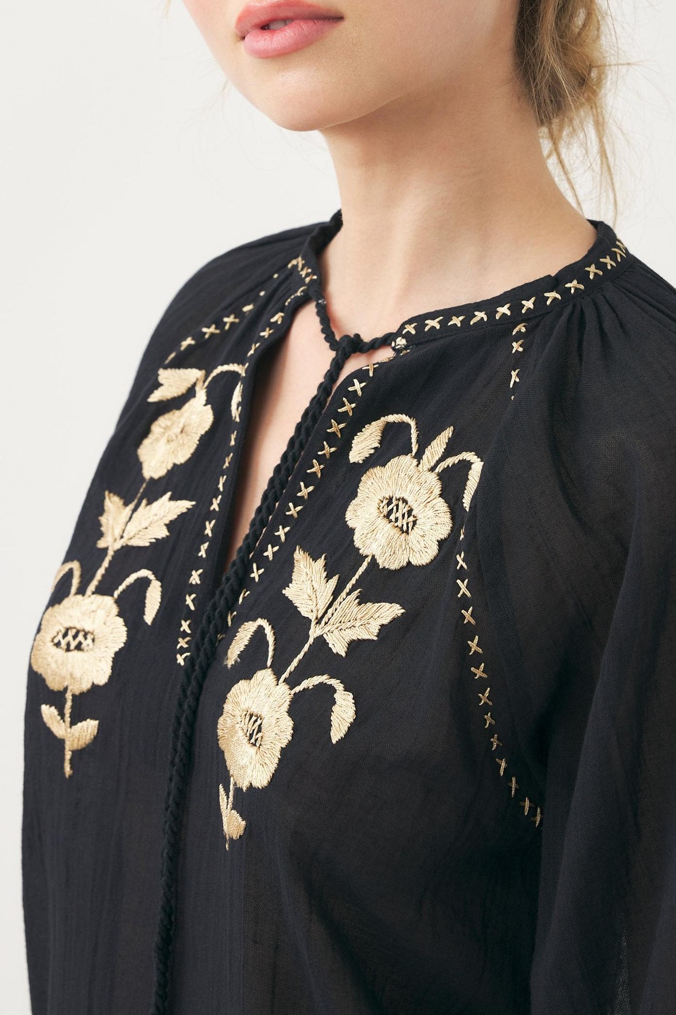 Blouse hand-embroidered with silk thread Ila