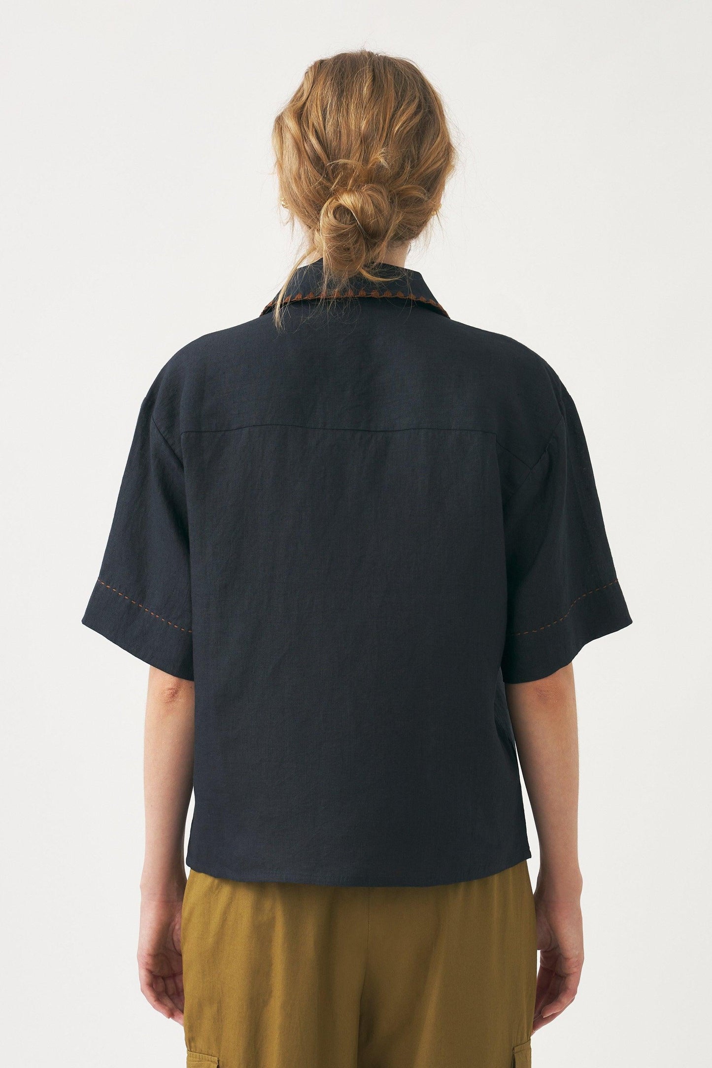 Hand-embroidered shirt Cindy