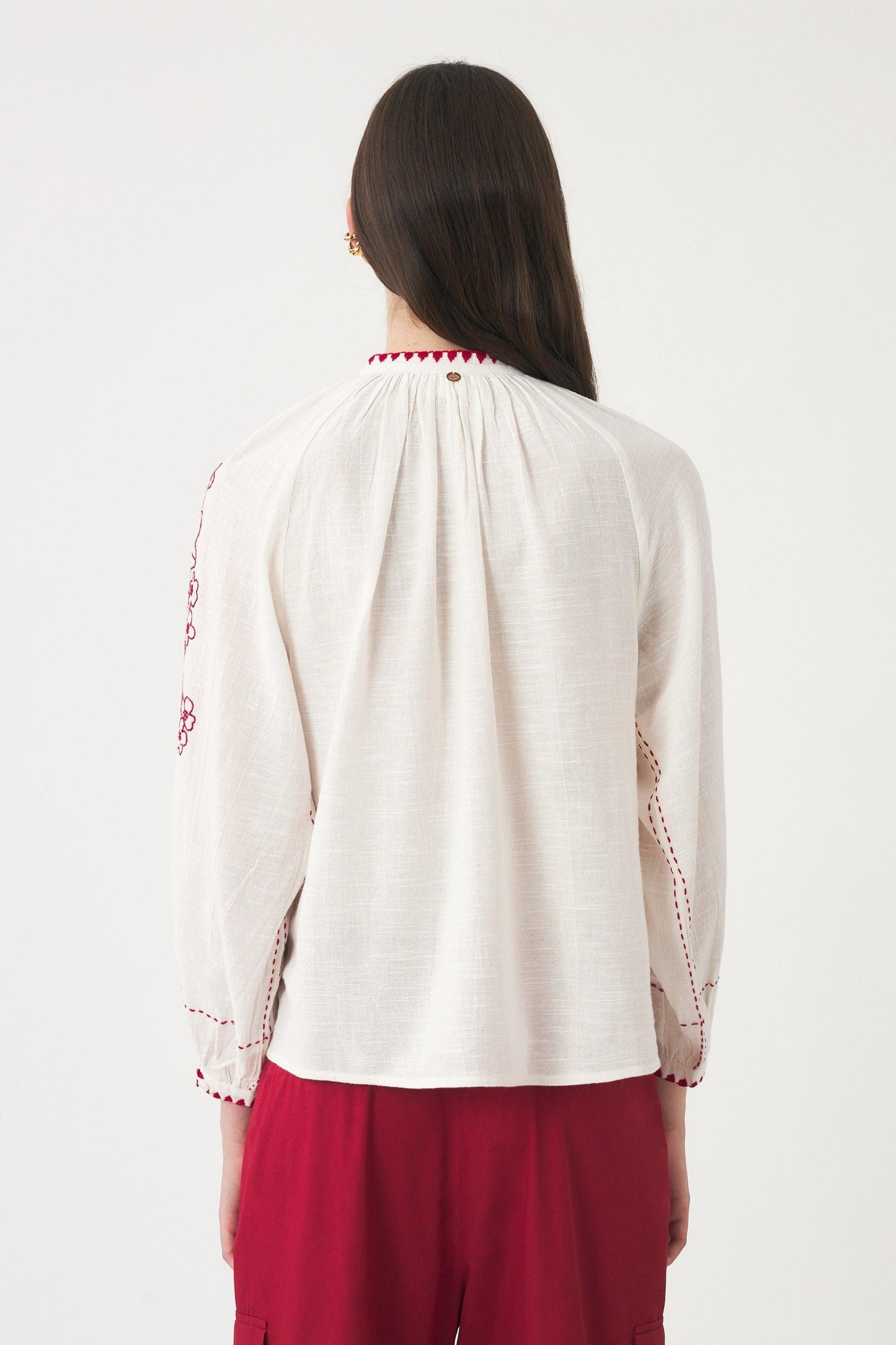 Hand-embroidered linen blouse Cindy