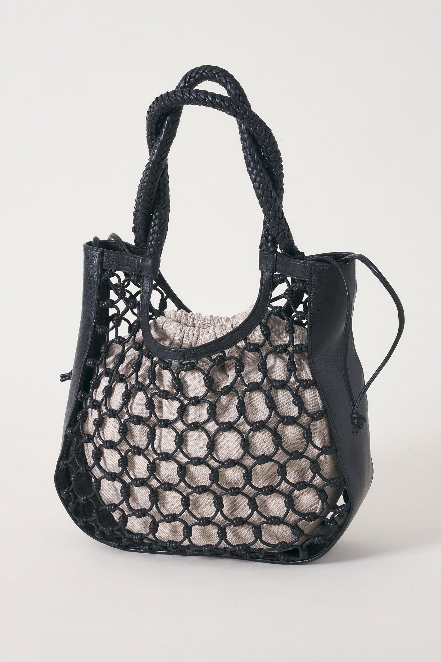 Hand-braided leather bag Carioca