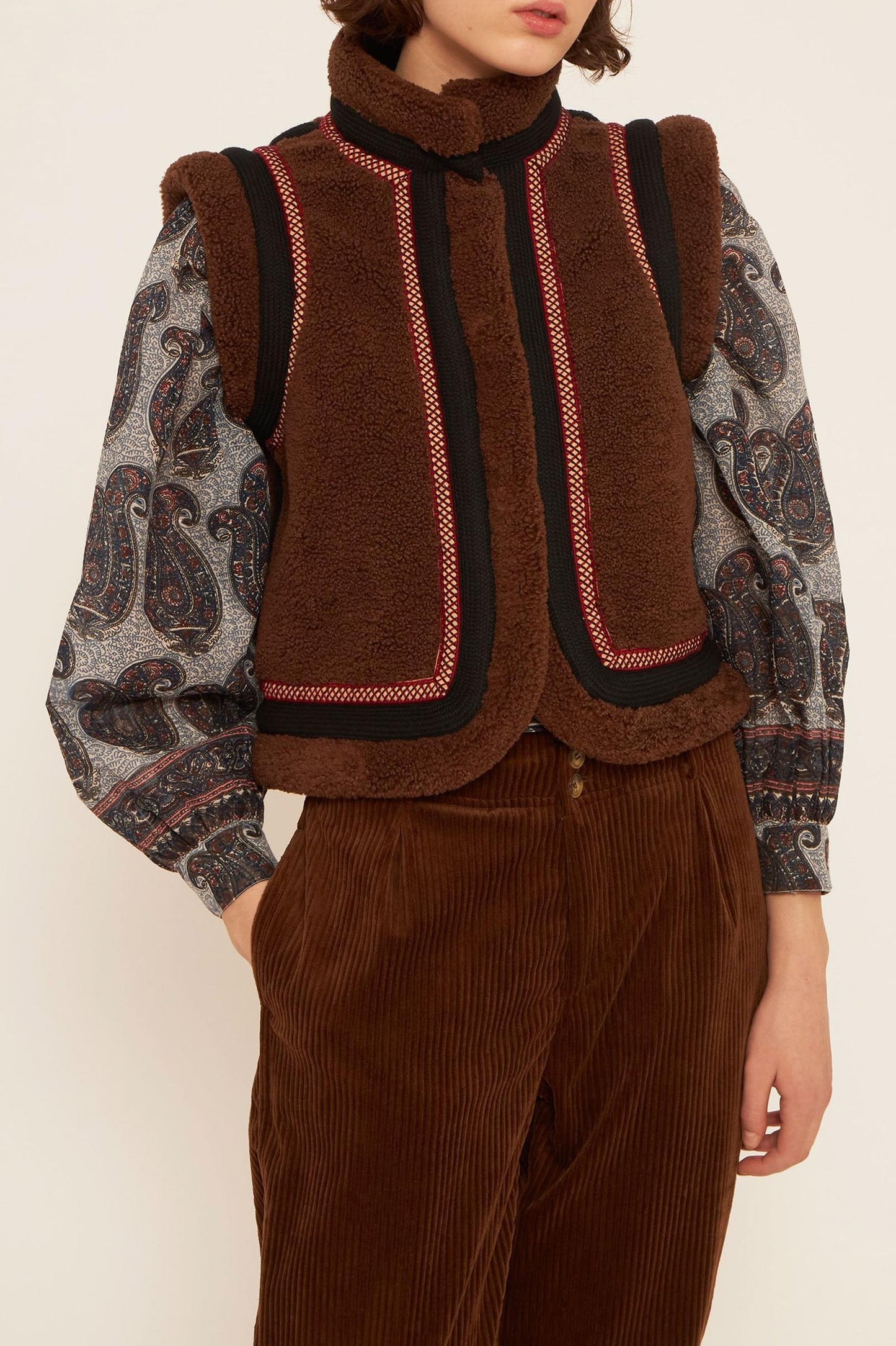 Sabli sleeveless gilet