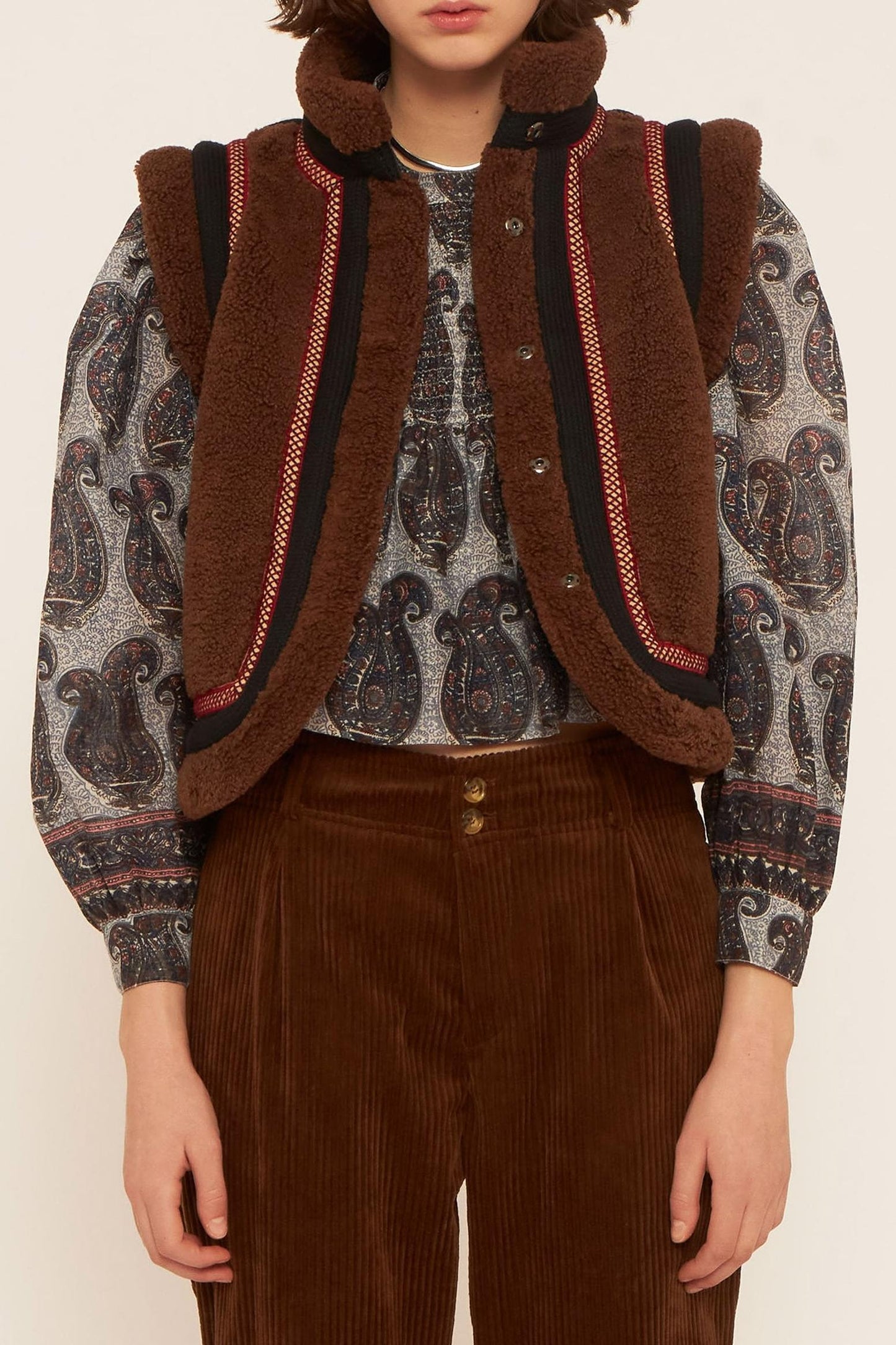 Sabli sleeveless gilet