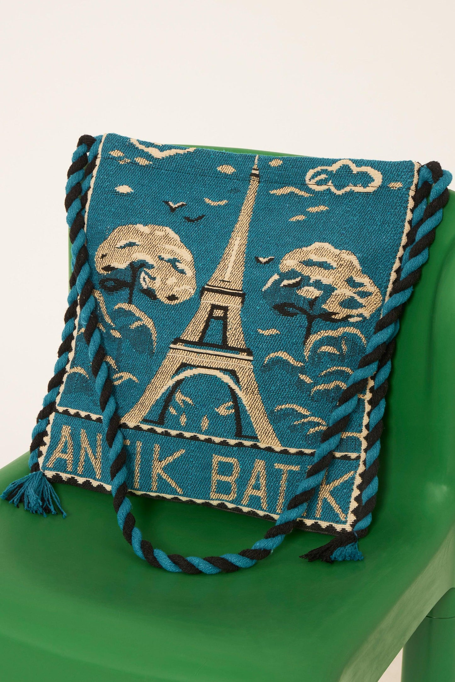 Paris woven bag