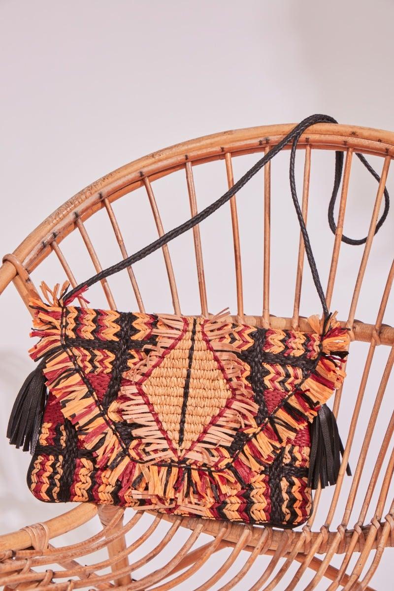 Clutch bordado Hedia