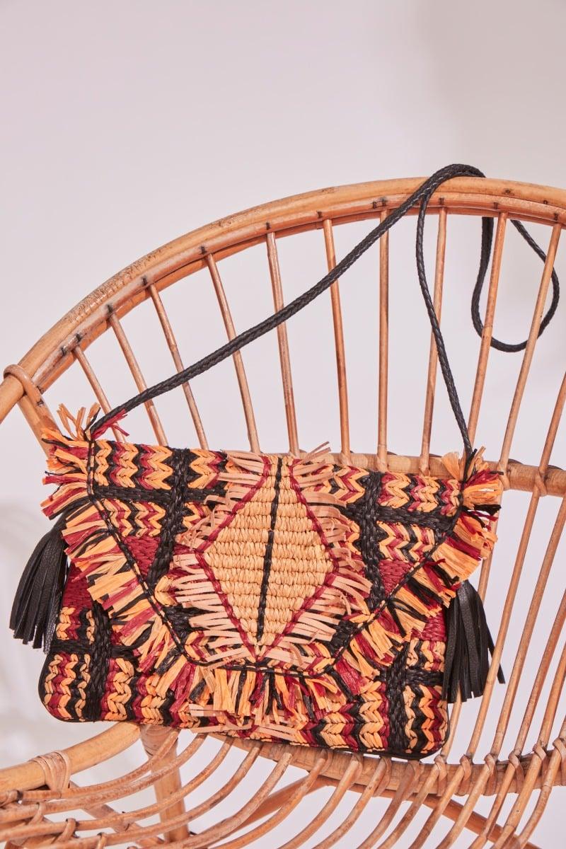 Clutch bordado Hedia