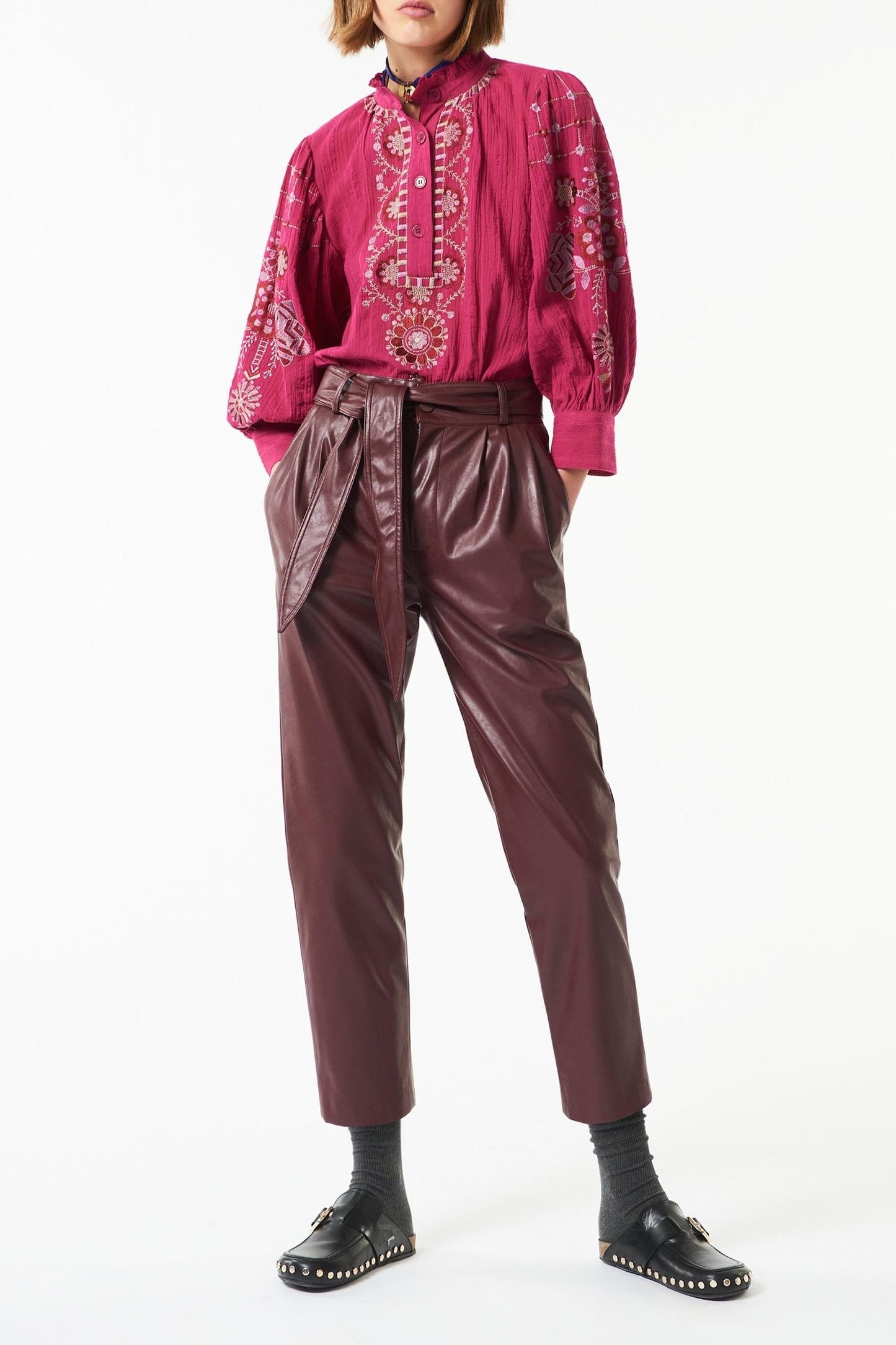 Nina leather effect carrot pants - Burgundy