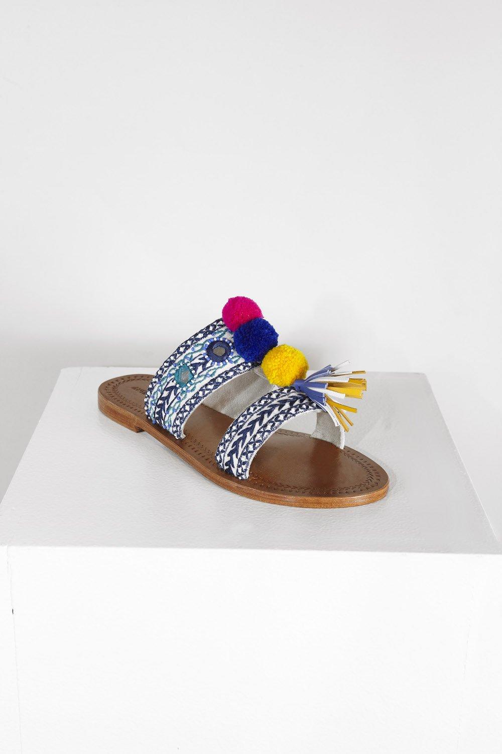 Sandalias bordadas Koshi