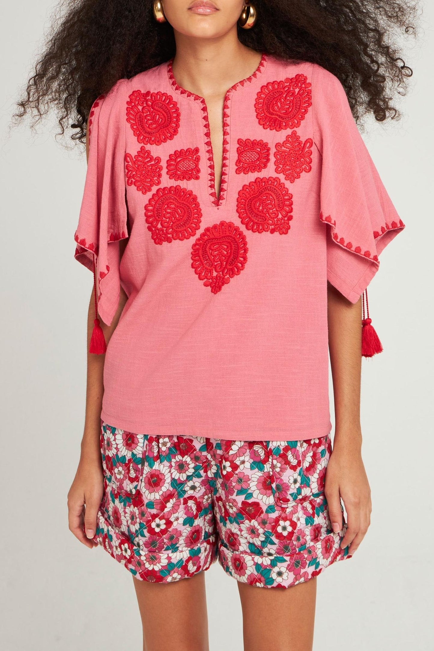 Blouse brodée Tiki corail