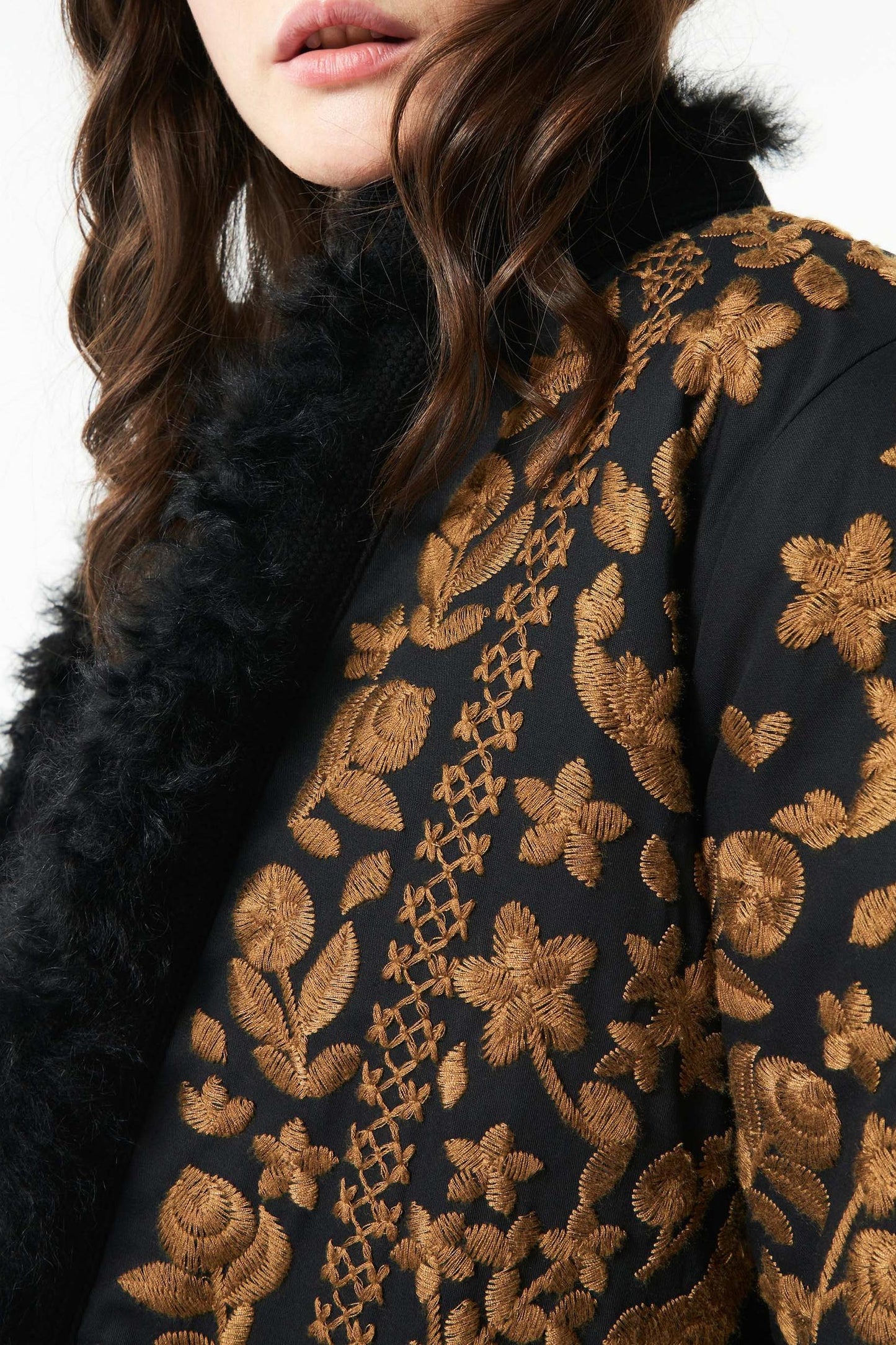 Huga fur jacket - Black and gold