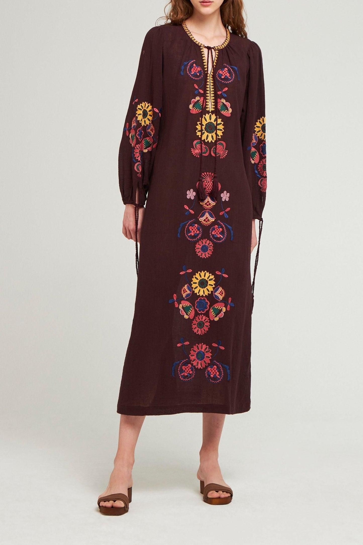 Robe longue brodée Magoo
