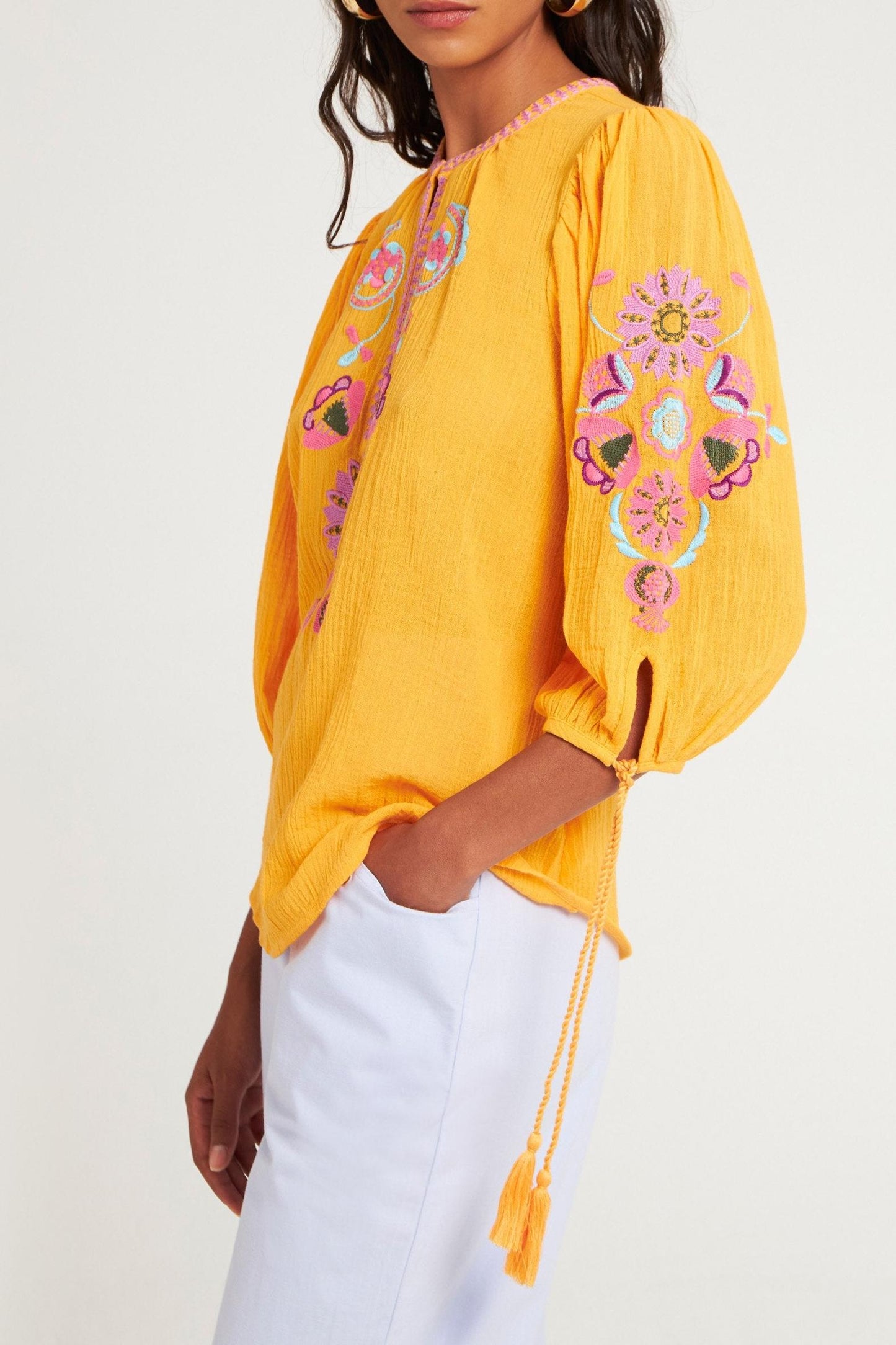 Blusa bordada Magoo