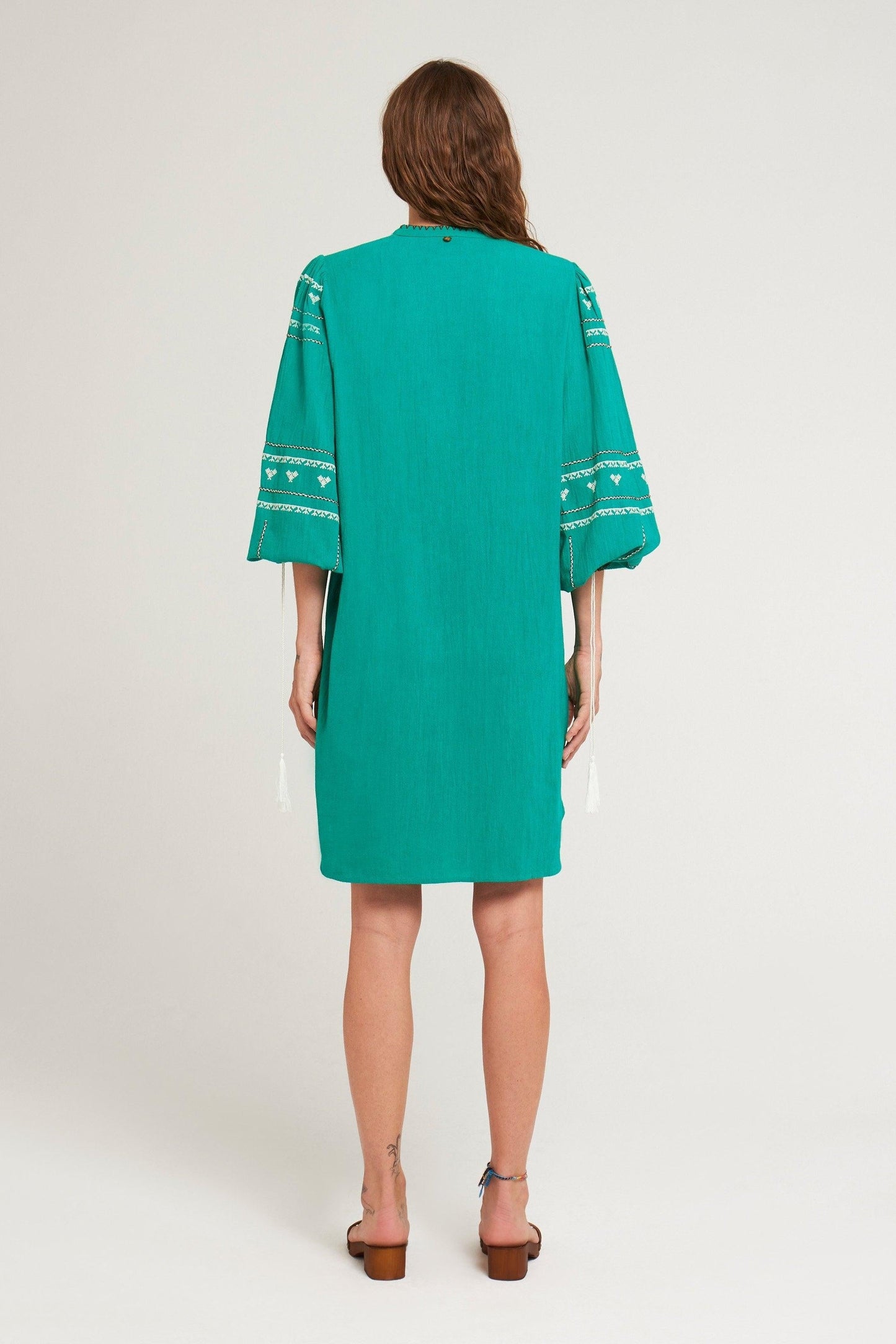Robe brodée Lima vert