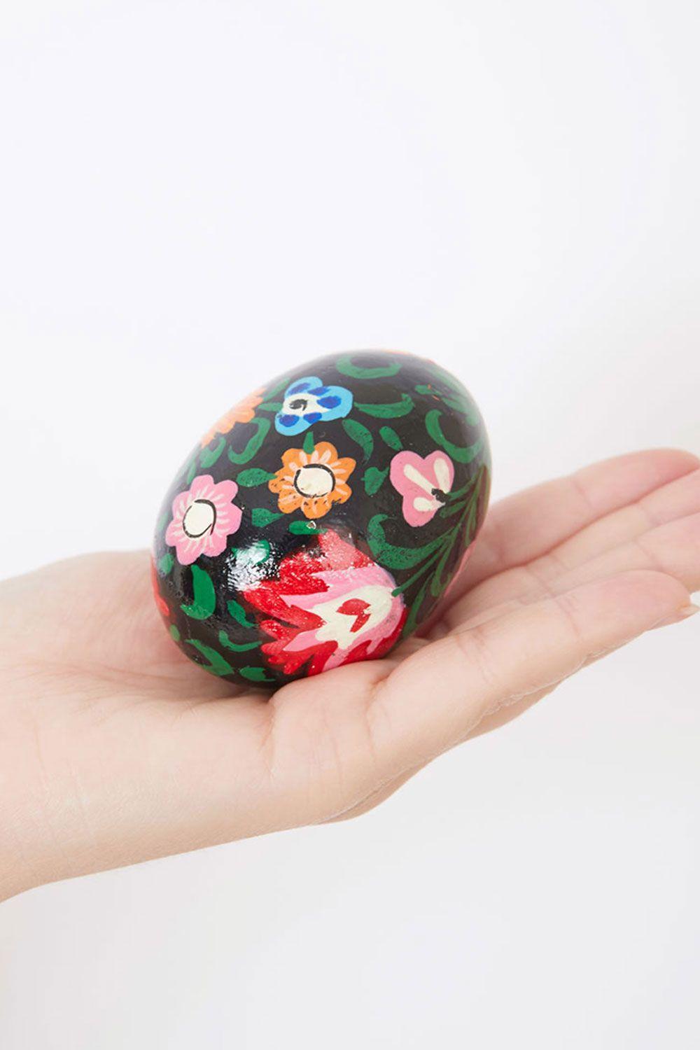 Hand-painted Easter egg