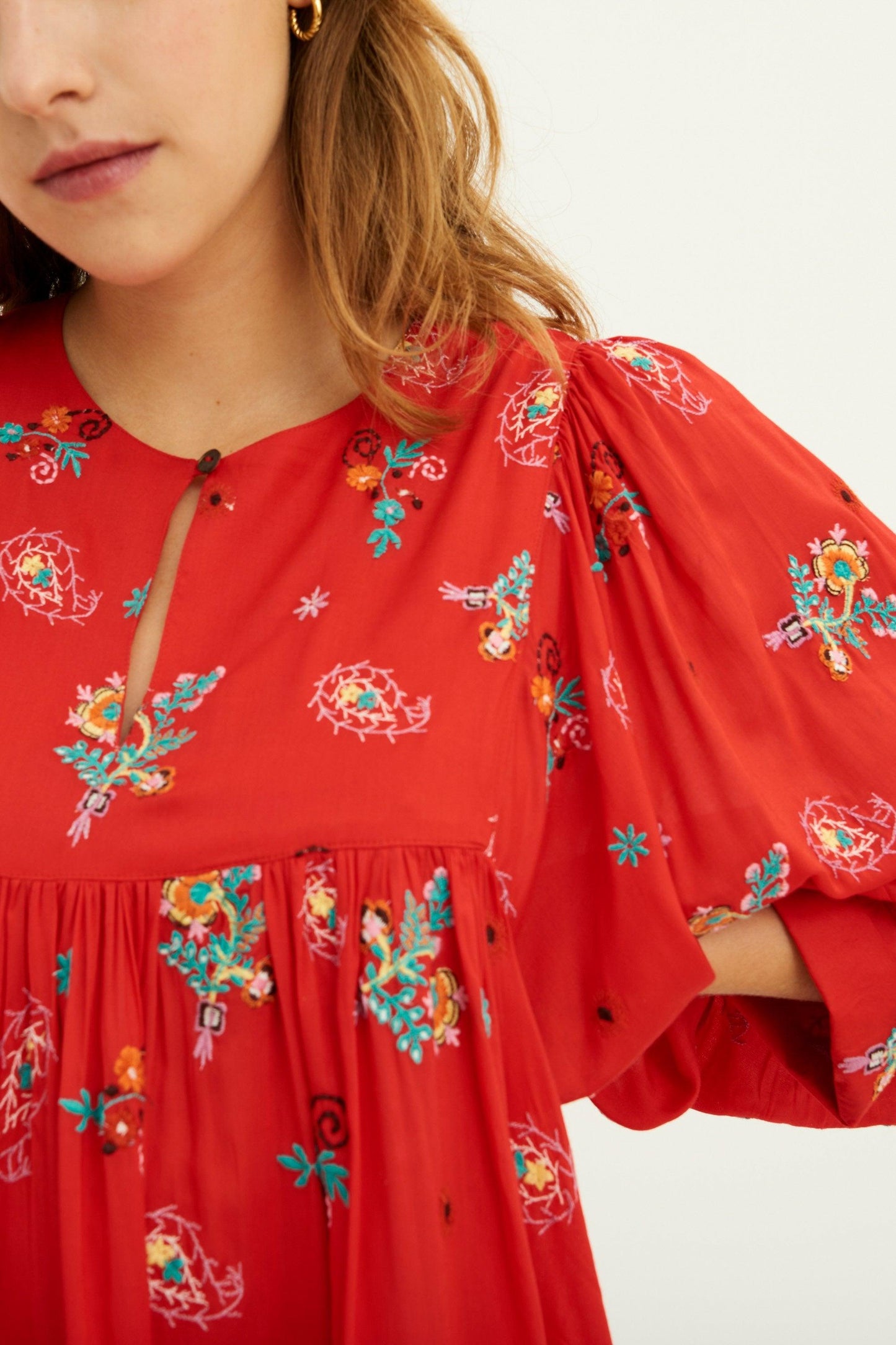 Houla Embroidered Flowing Short Dress - Red