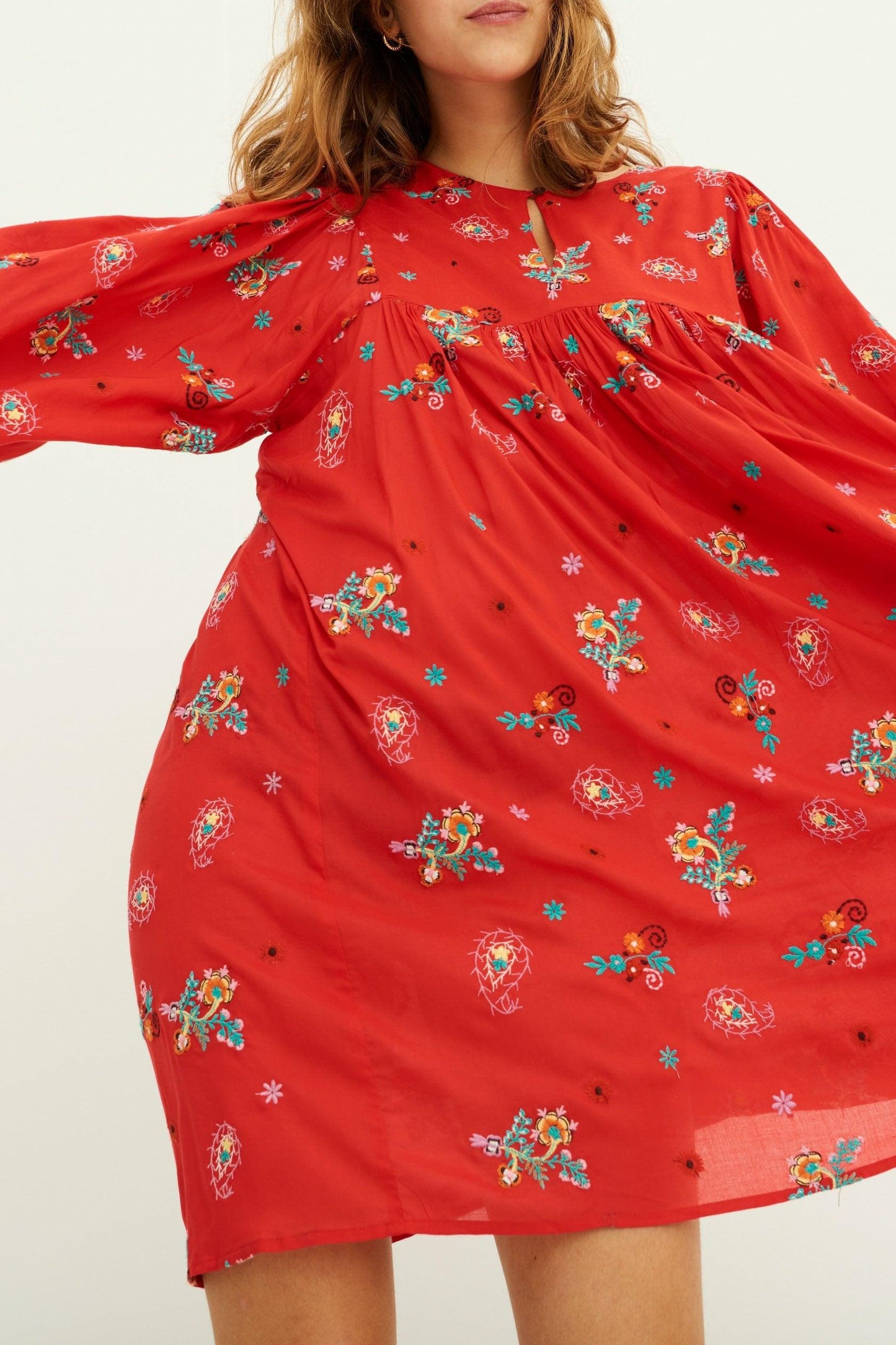 Houla Embroidered Flowing Short Dress - Red