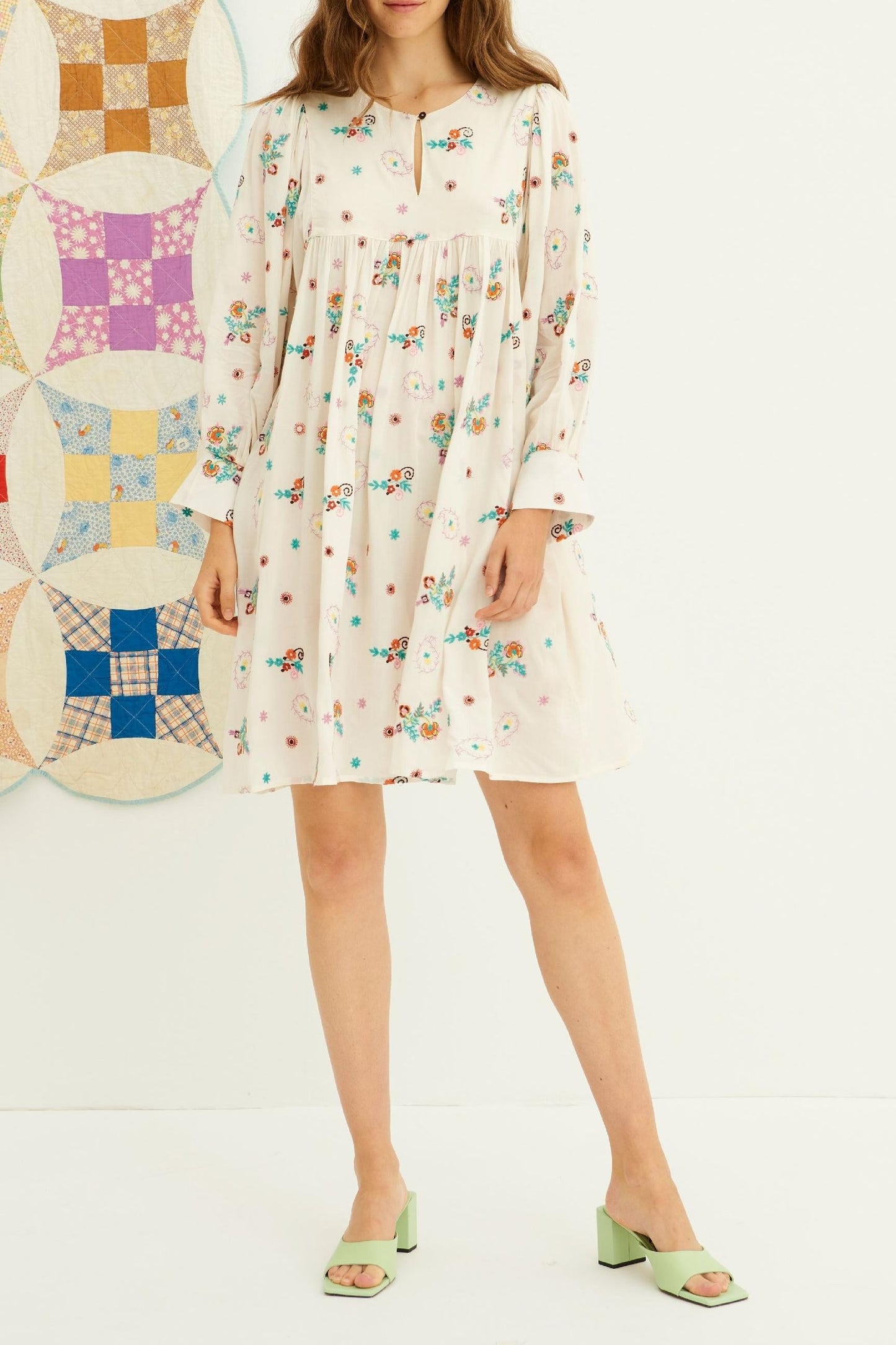 Houla Embroidered Flowing Short Dress - White