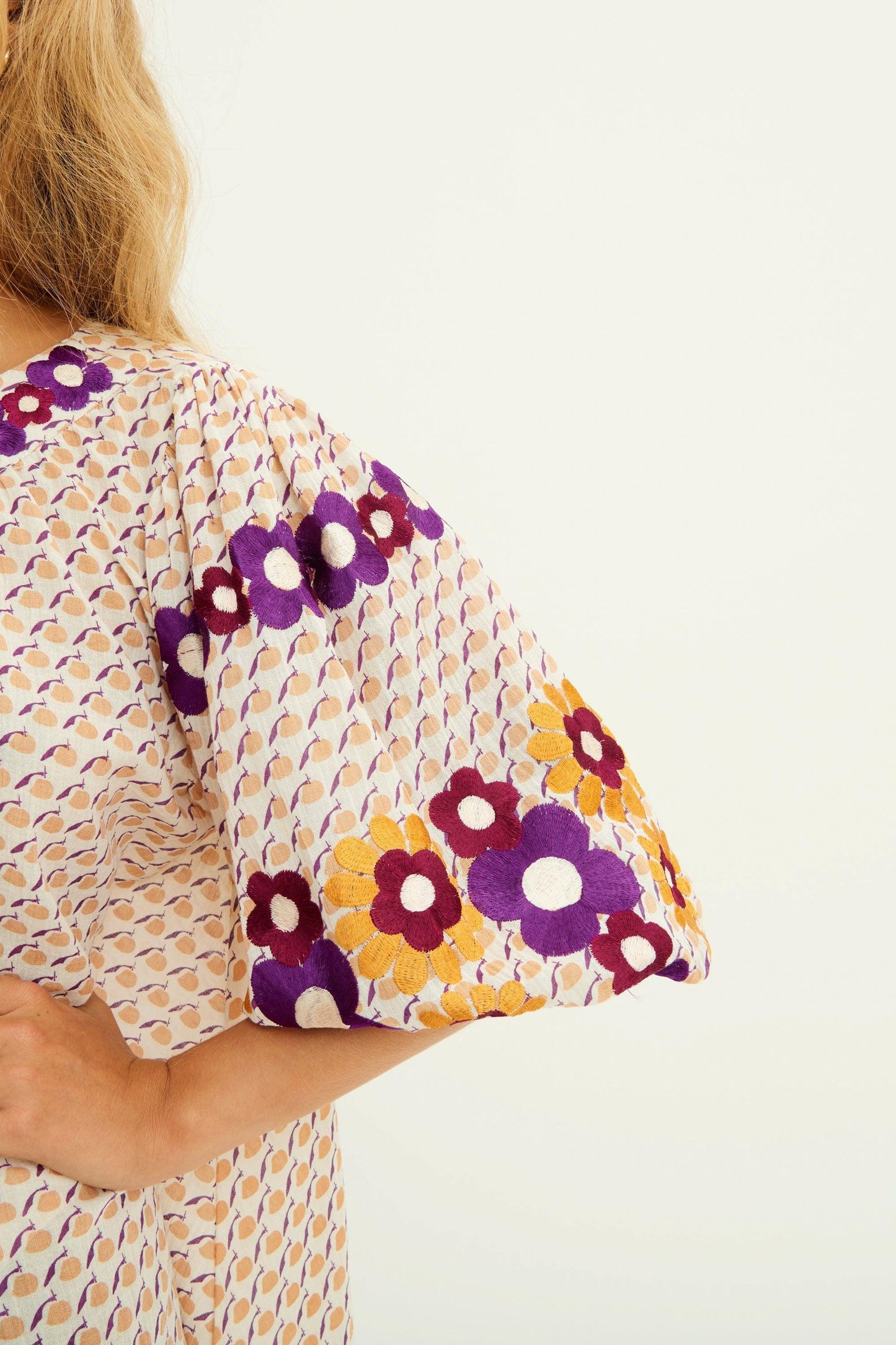 Apoline Embroidered Short Dress - Peach