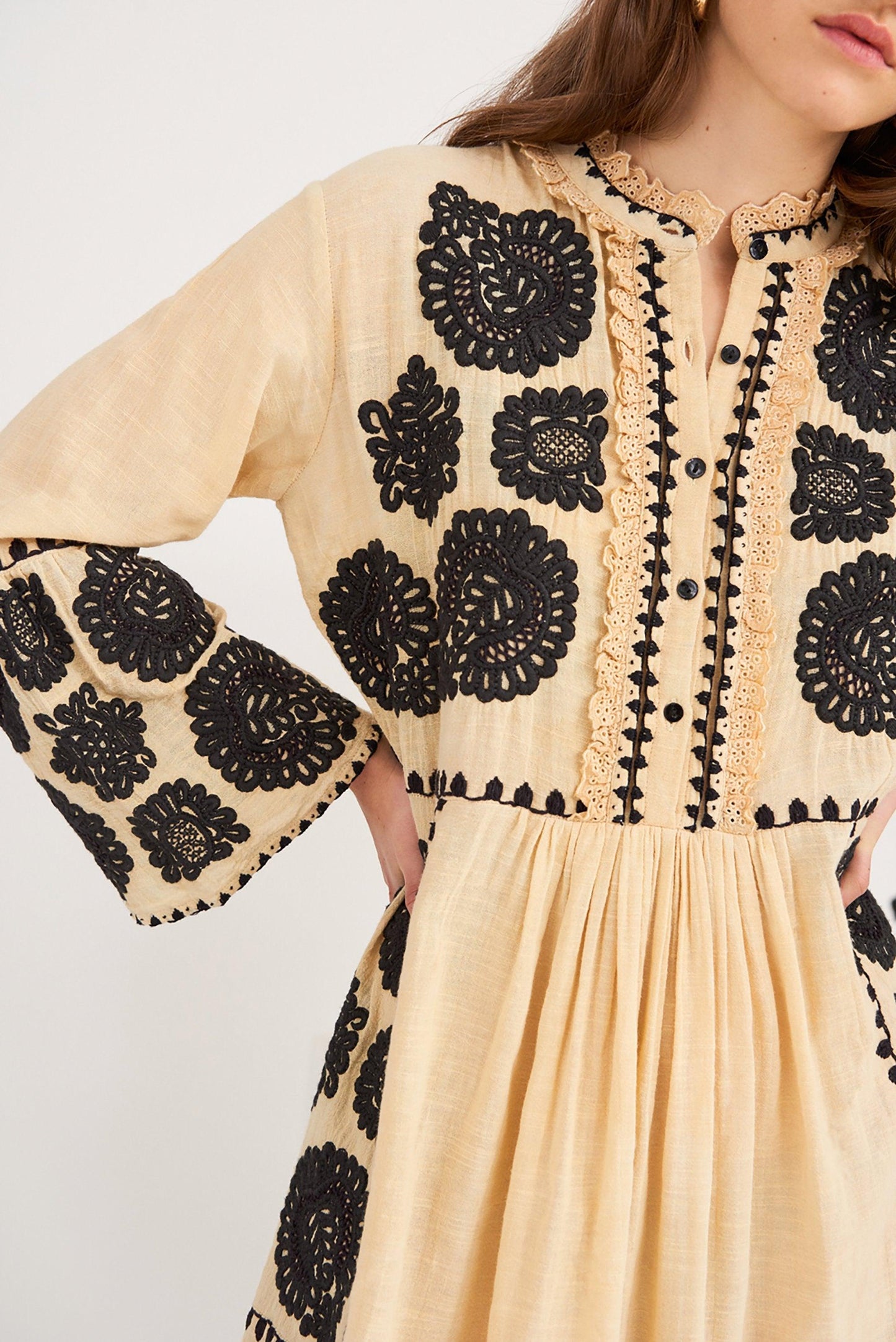 Toggy Embroidered Dress - Cream