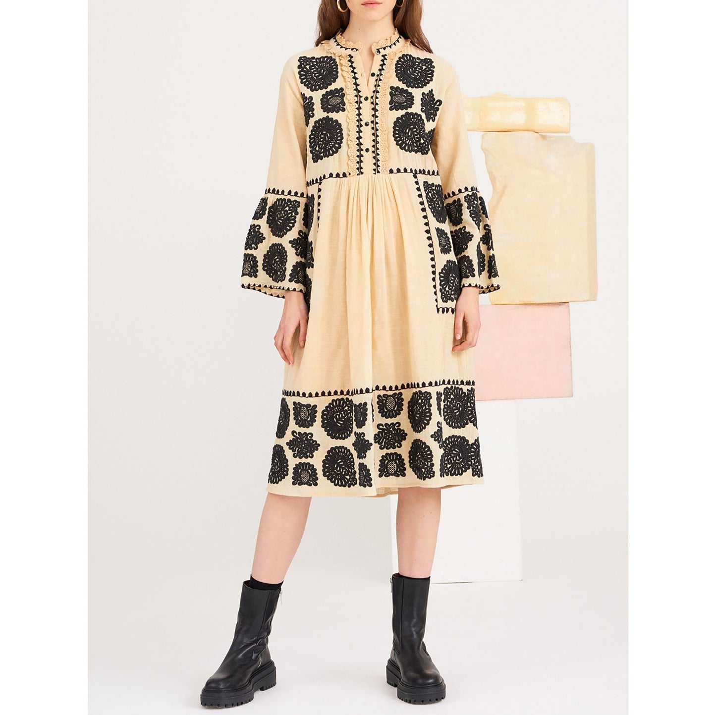 Toggy Embroidered Dress - Cream