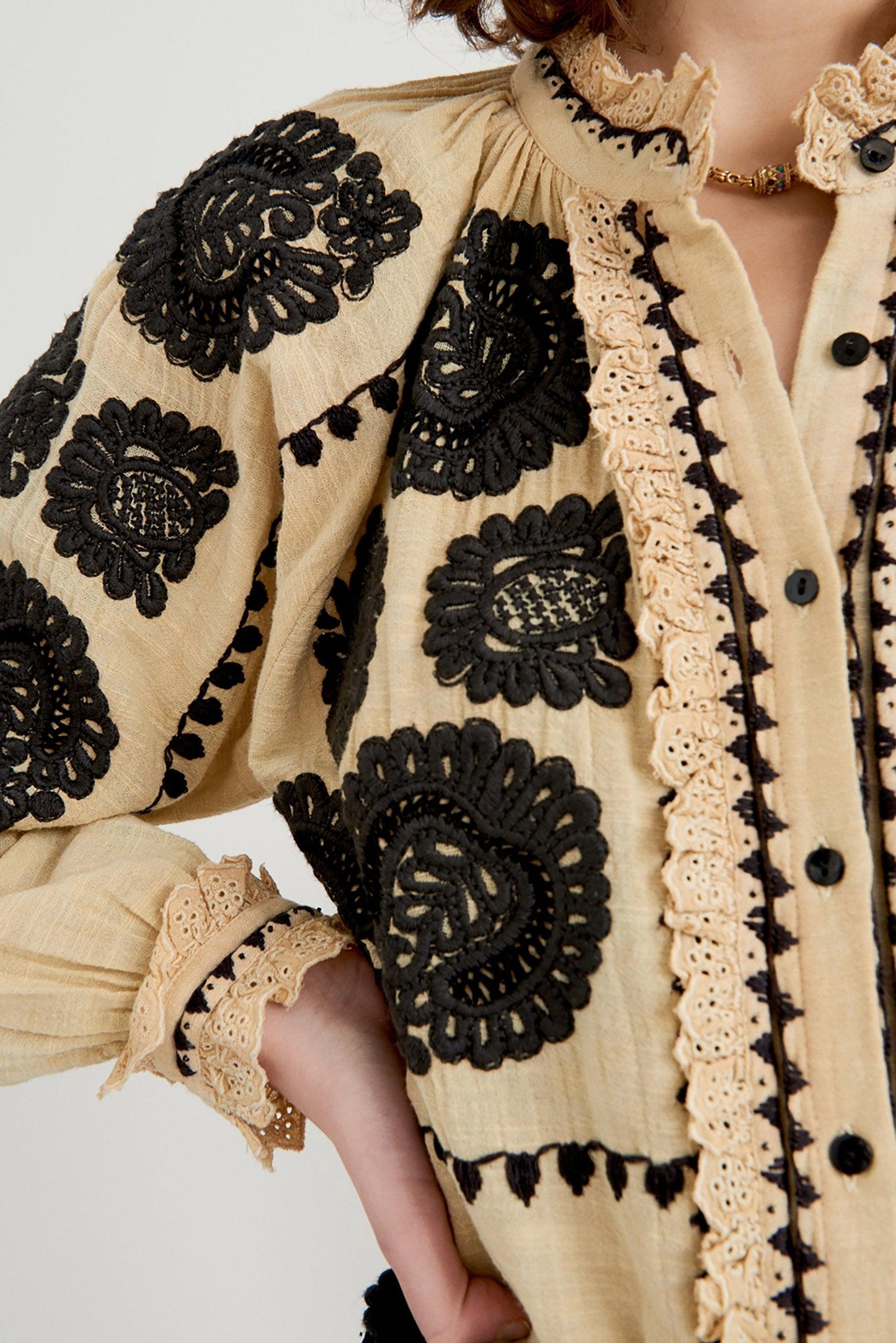 Blusa bordada Toggy - Crema