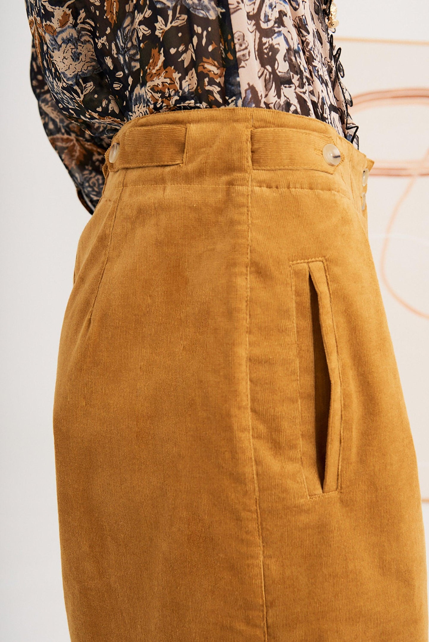 Bermudas de terciopelo Mona - Ocre