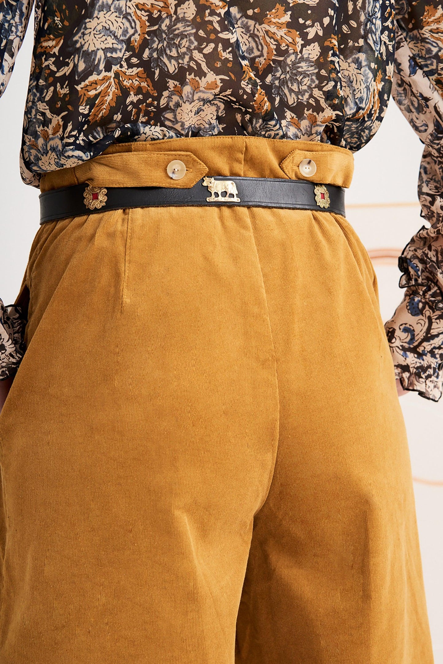 Bermudas de terciopelo Mona - Ocre