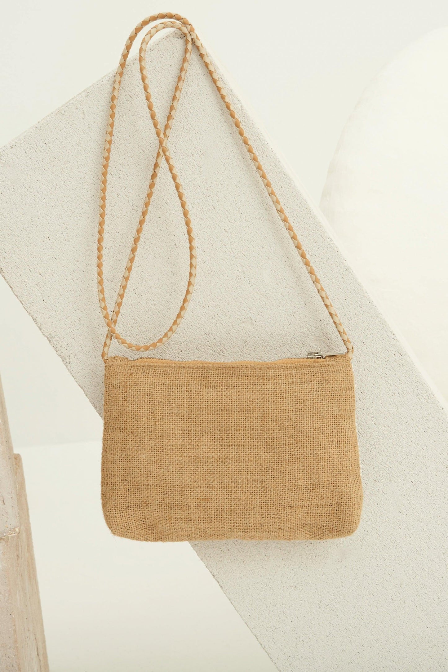 Yuke Embroidered Small Clutch - Red