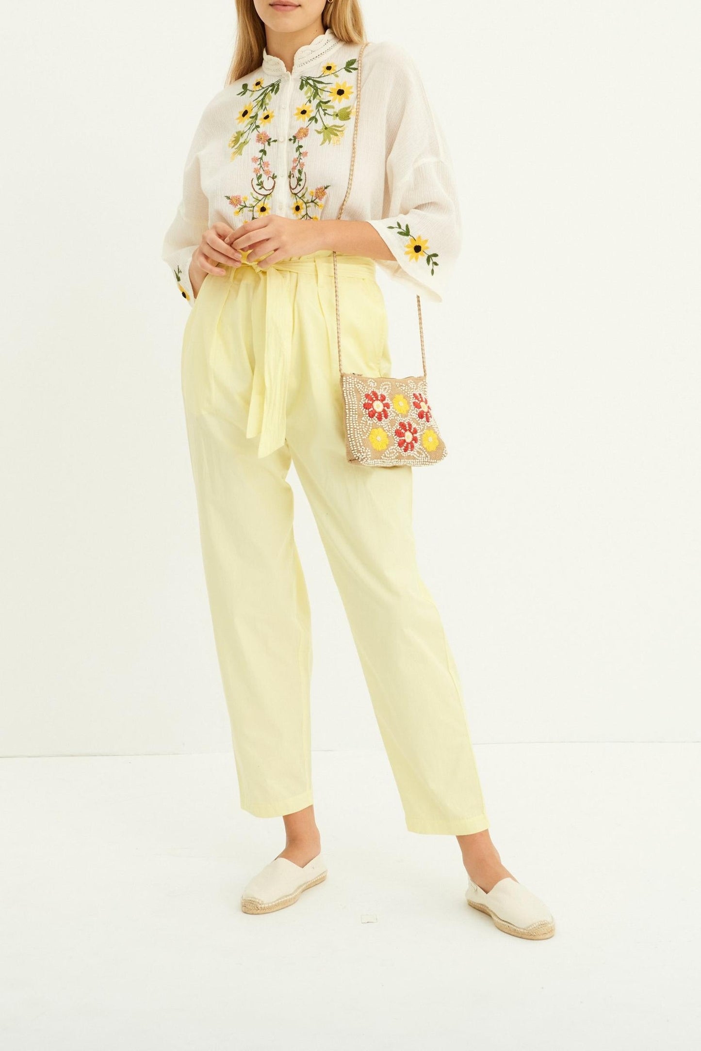 Yuke Embroidered Small Clutch - Red