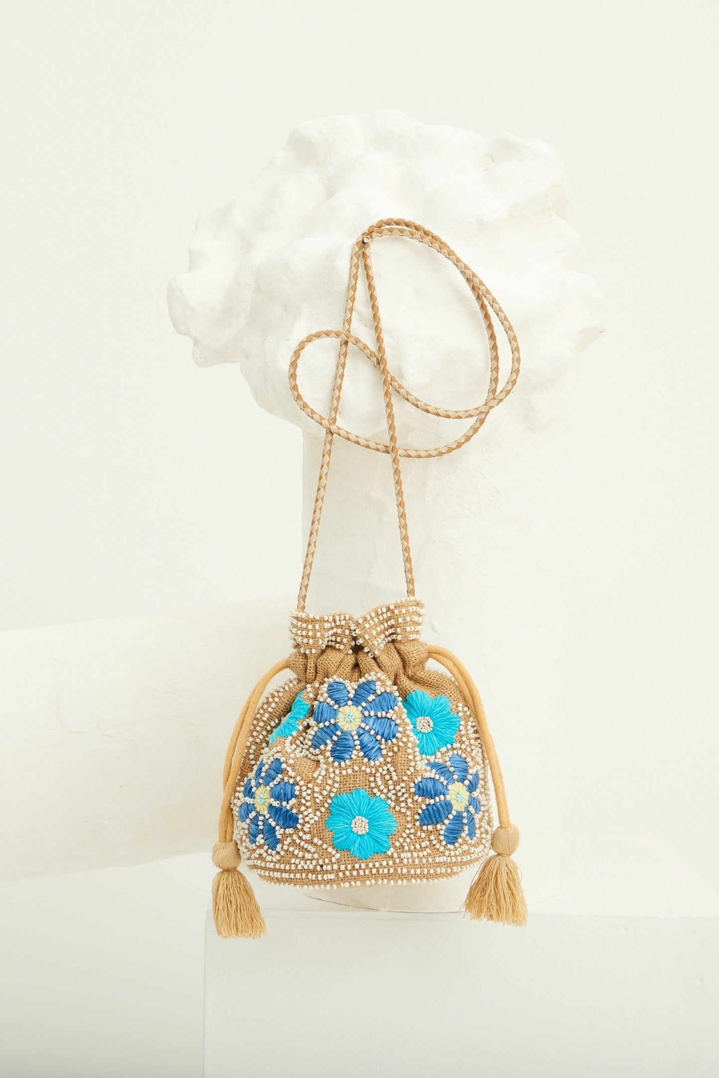 Yuke Embroidered Bucket Bag - Blue