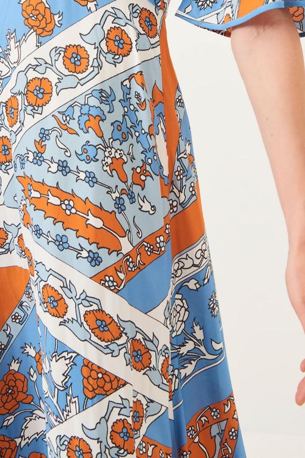 Léandra Flowing Maxi Dress