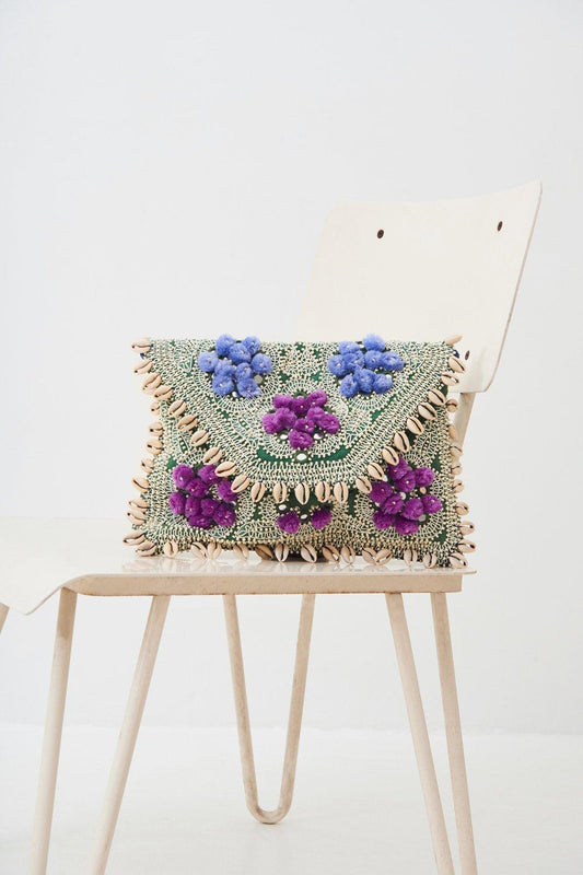 Jolie Seashell-Embroidered Clutch - Green