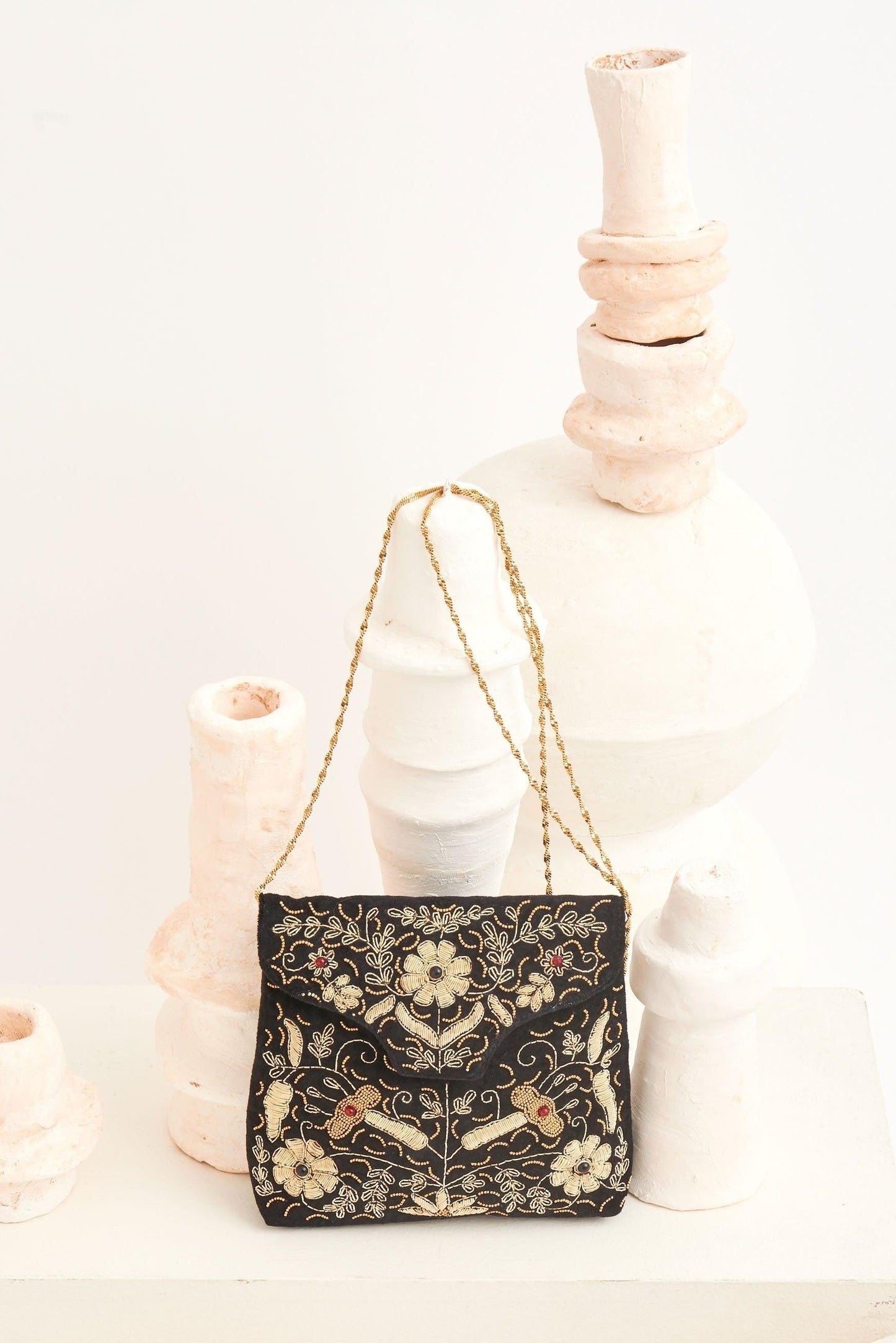Clutch bordado Zary
