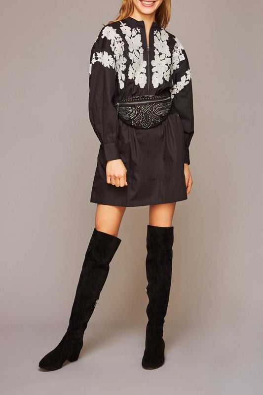 Lako short embroidered and fitted dress