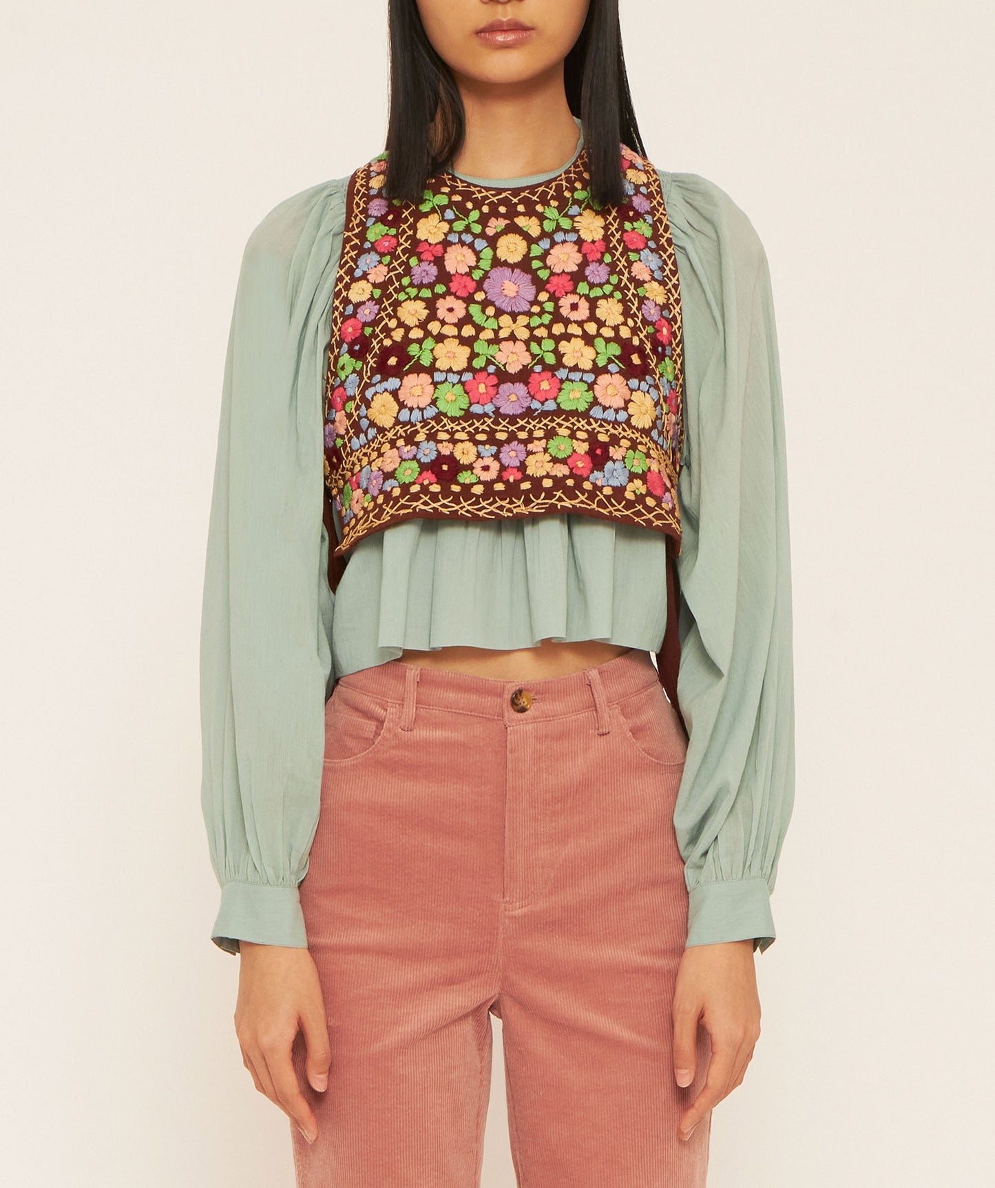 Plastron brodé Line