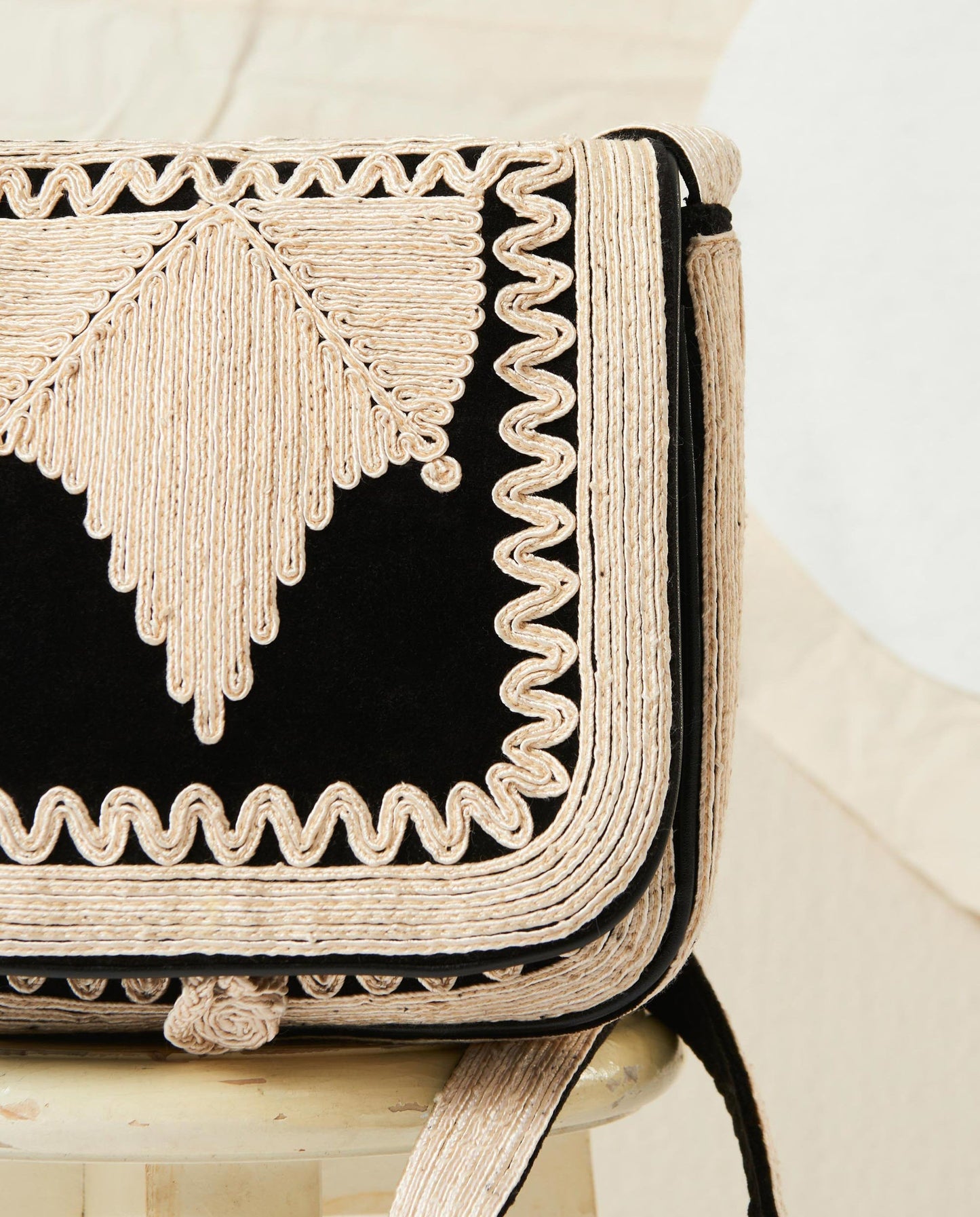 Petite besace en velours Hector