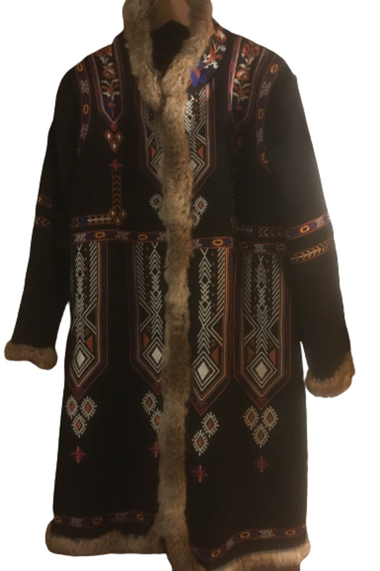 Manteau brodé
