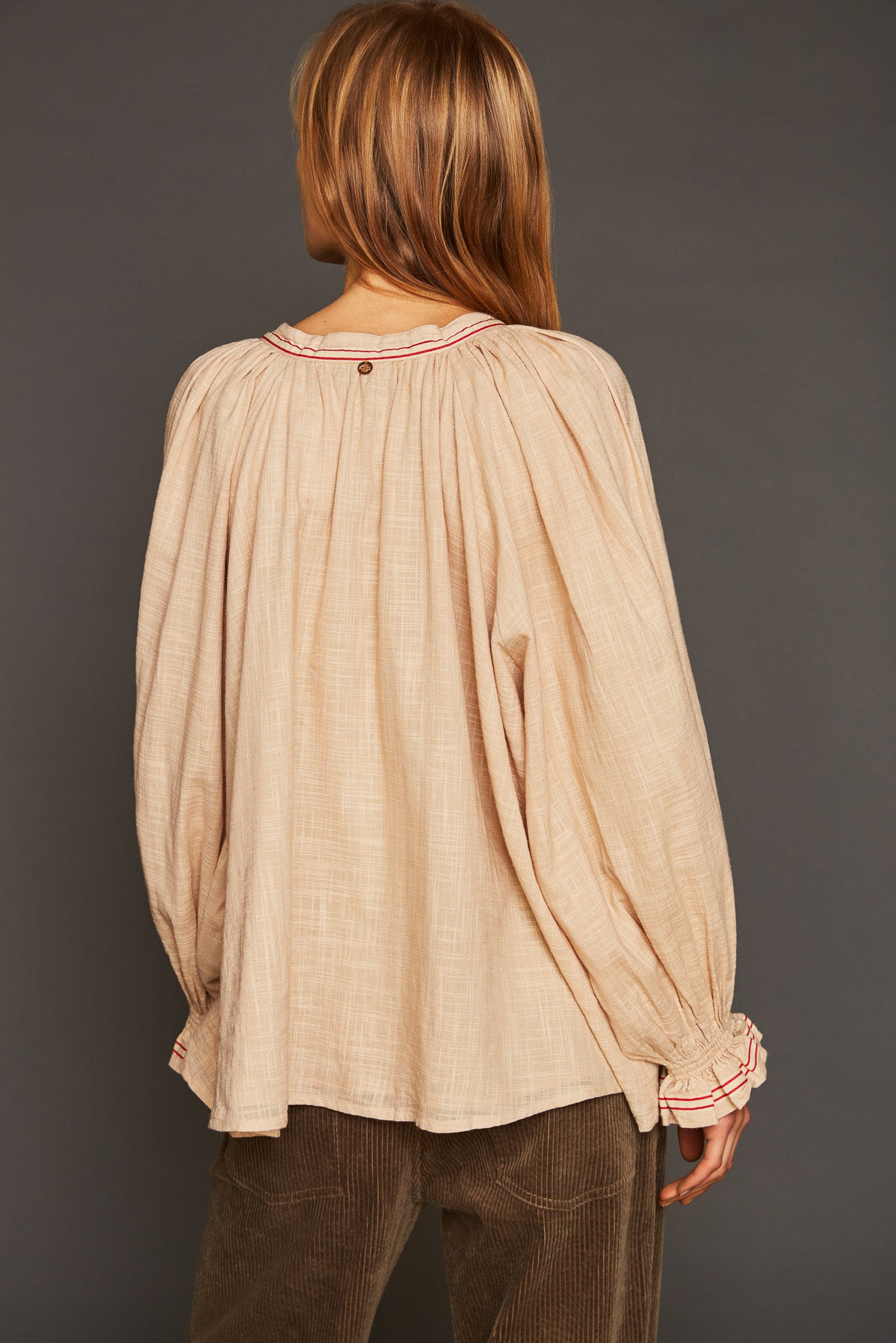 Blouse en coton brodée crème Zahid