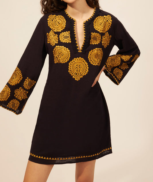Robe courte brodée Togala