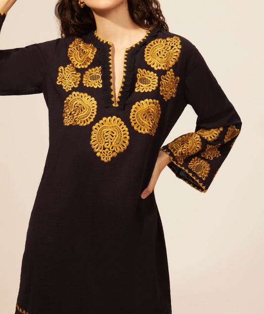 Robe courte brodée Togala